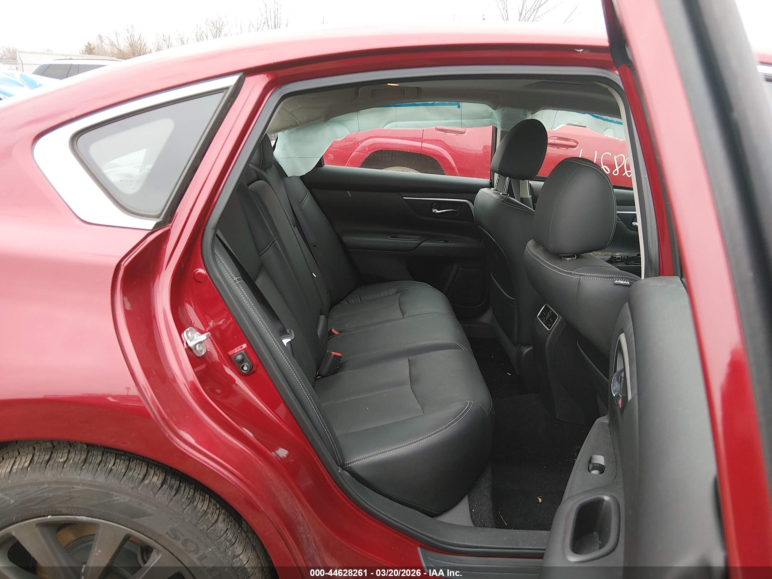 NISSAN ALTIMA image 8