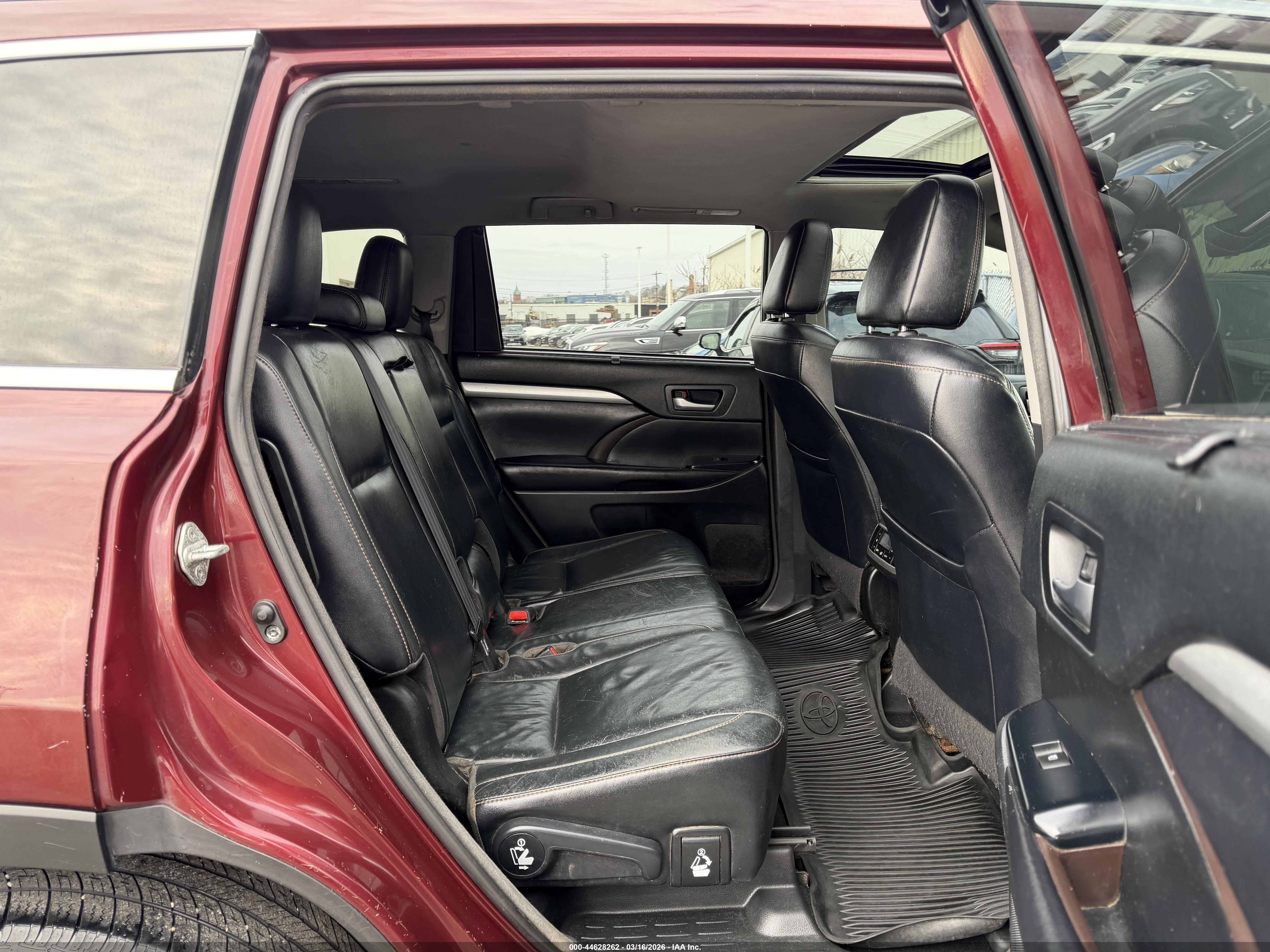 TOYOTA HIGHLANDER image 8
