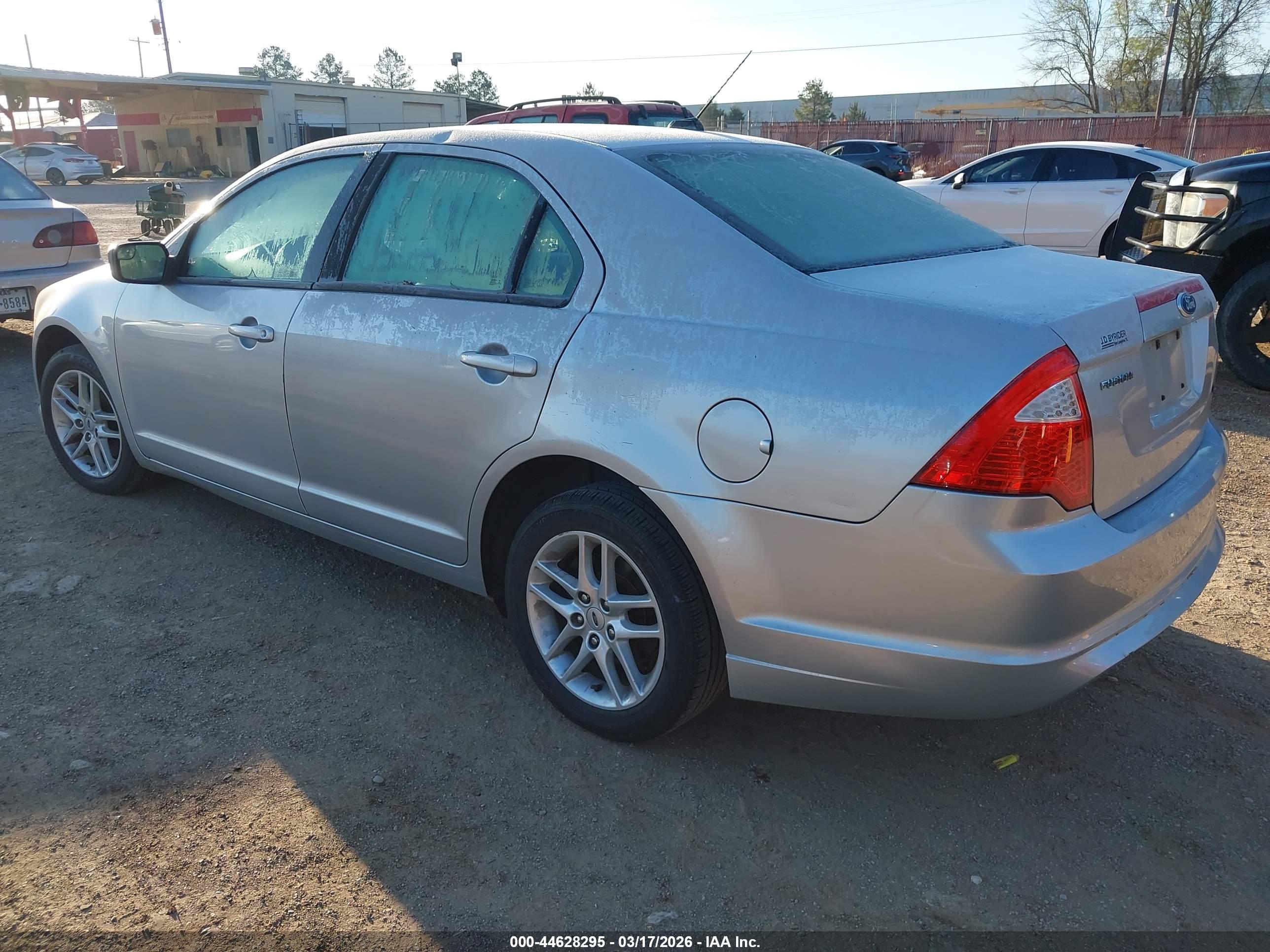 FORD FUSION image 3