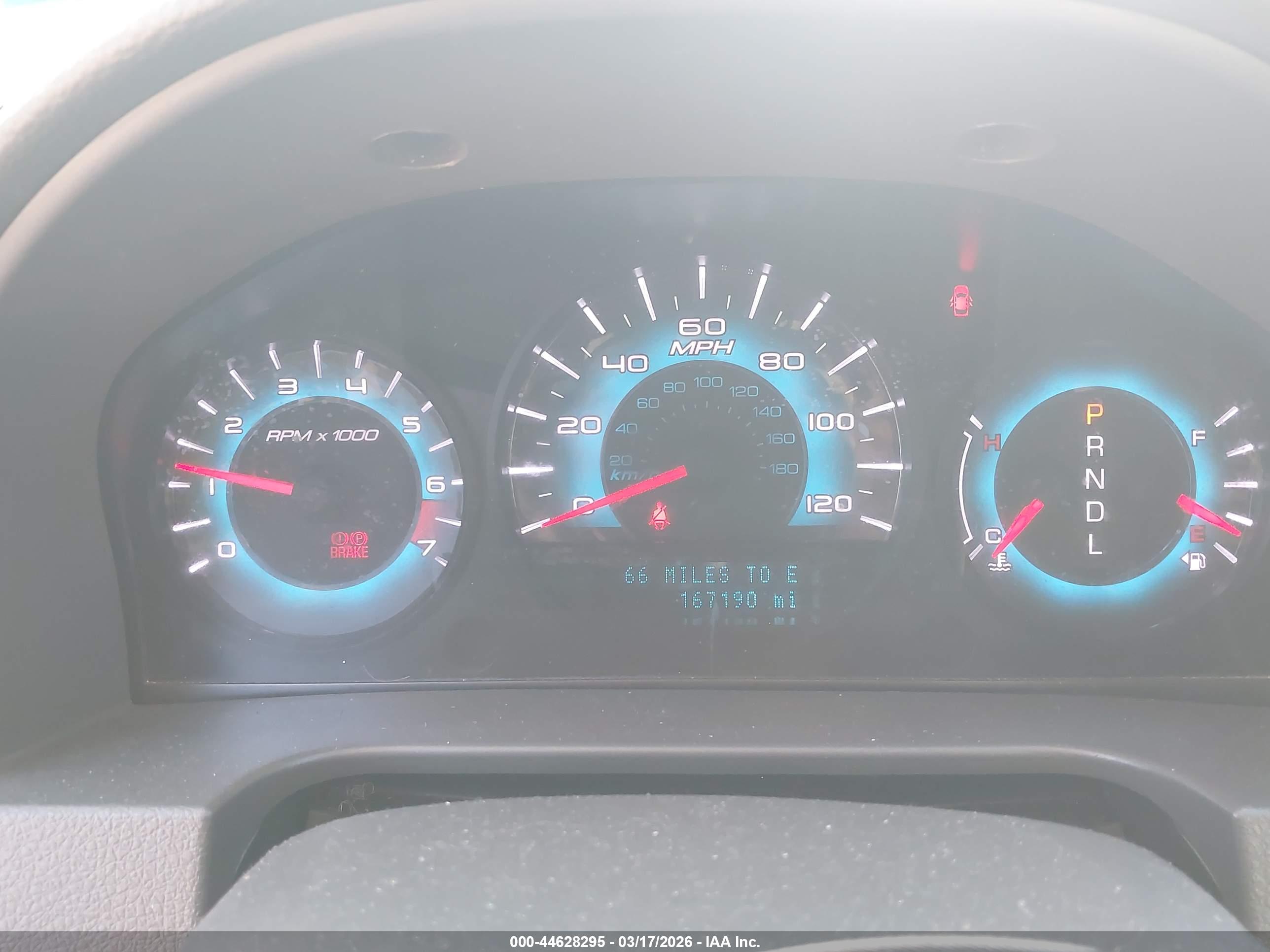 FORD FUSION image 7