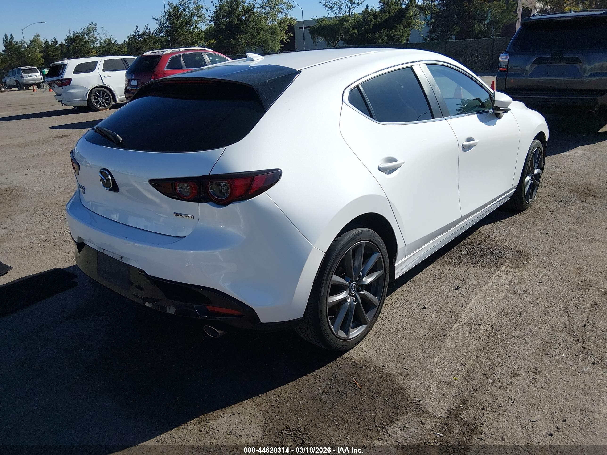 MAZDA MAZDA3 image 4