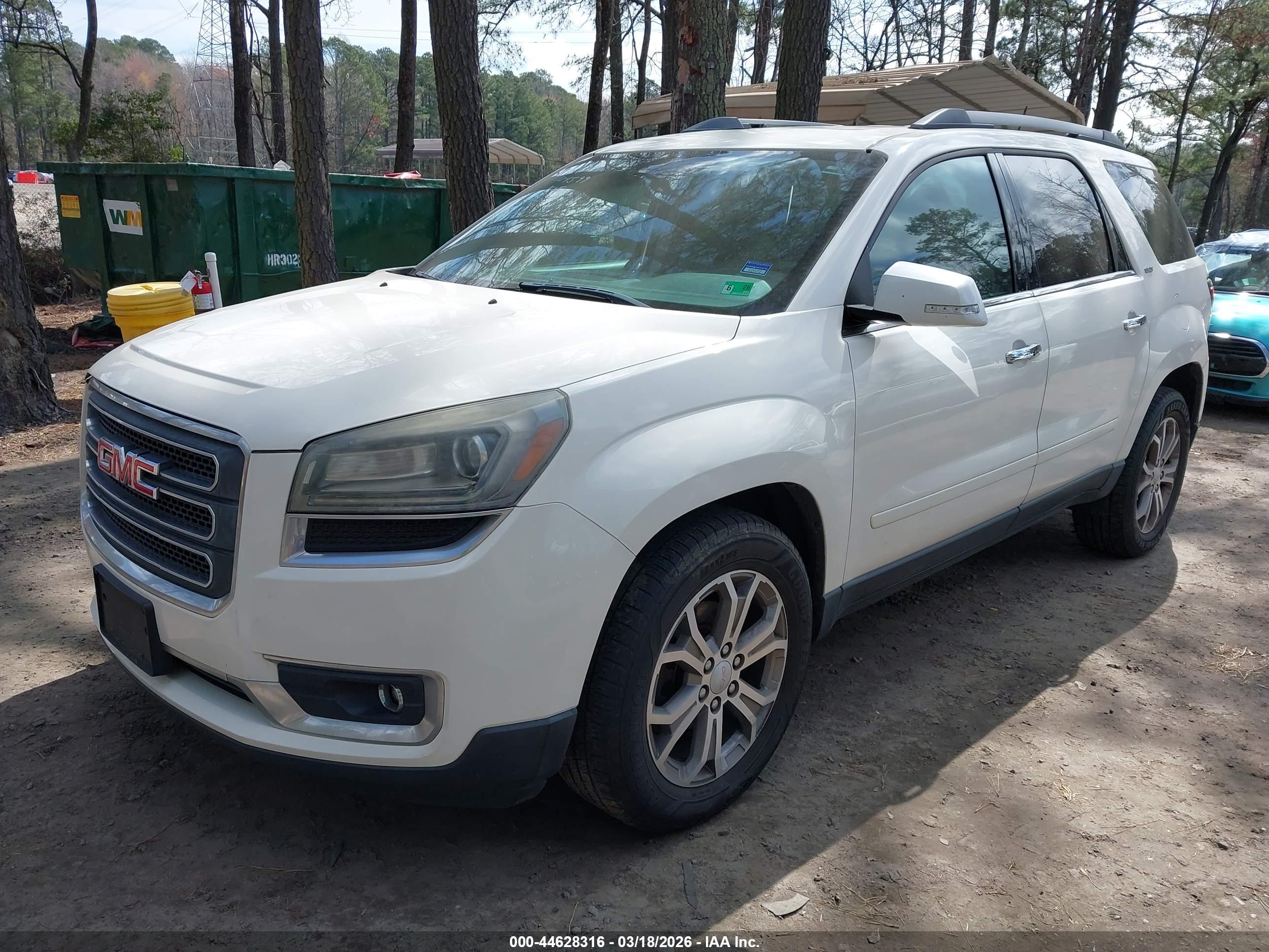 GMC ACADIA image 2