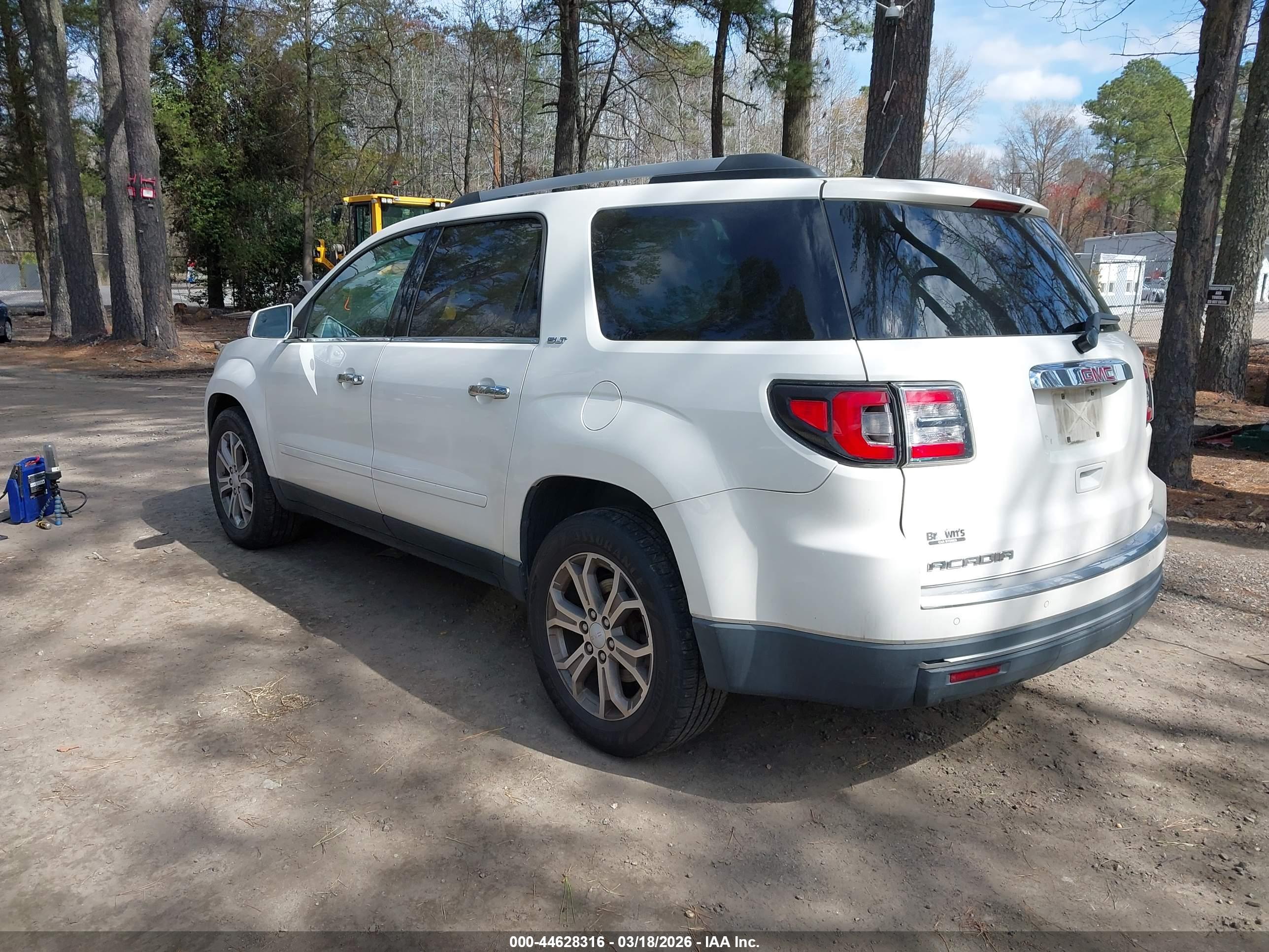 GMC ACADIA image 3