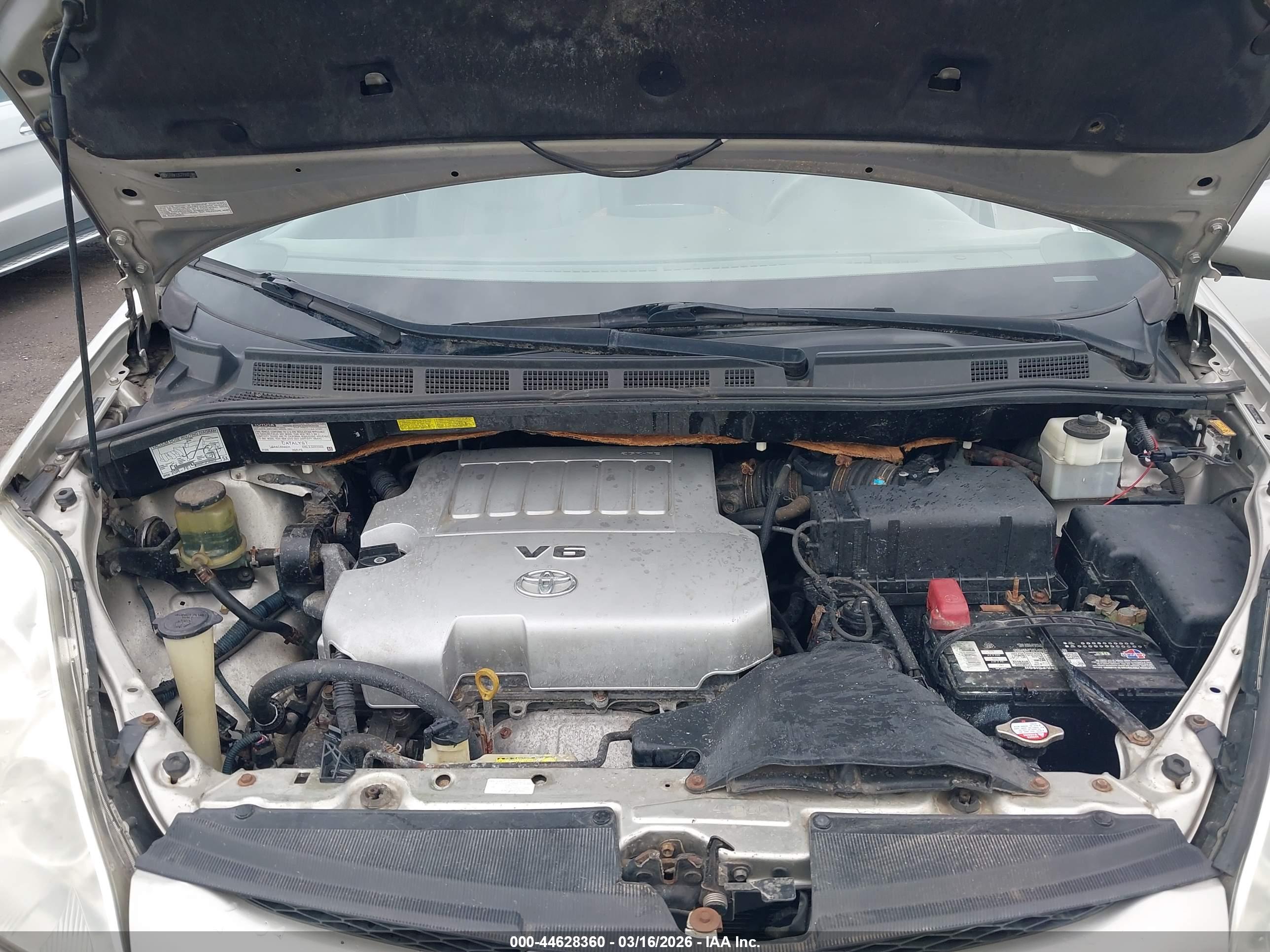 TOYOTA SIENNA image 10