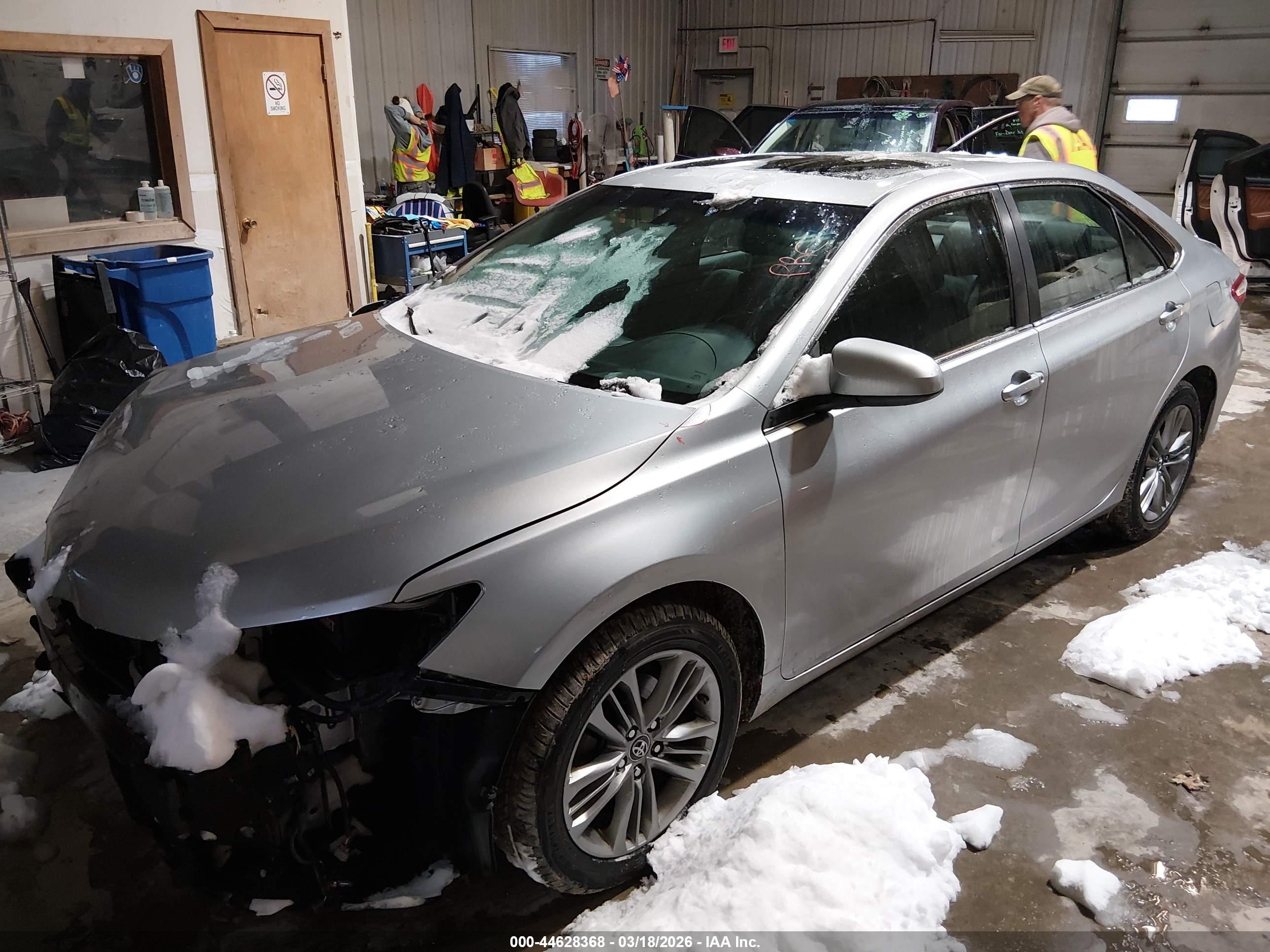 TOYOTA CAMRY image 2