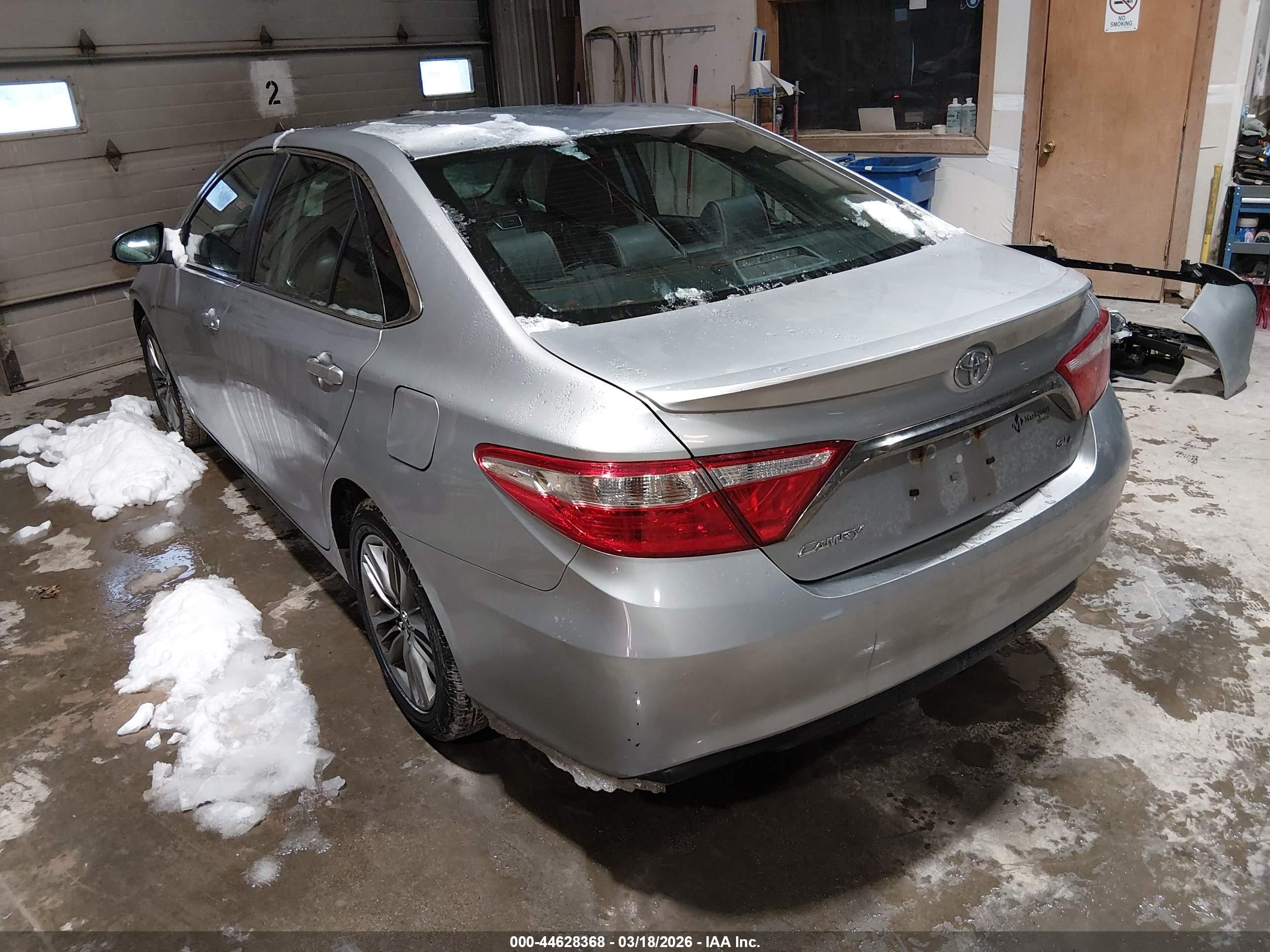 TOYOTA CAMRY image 3