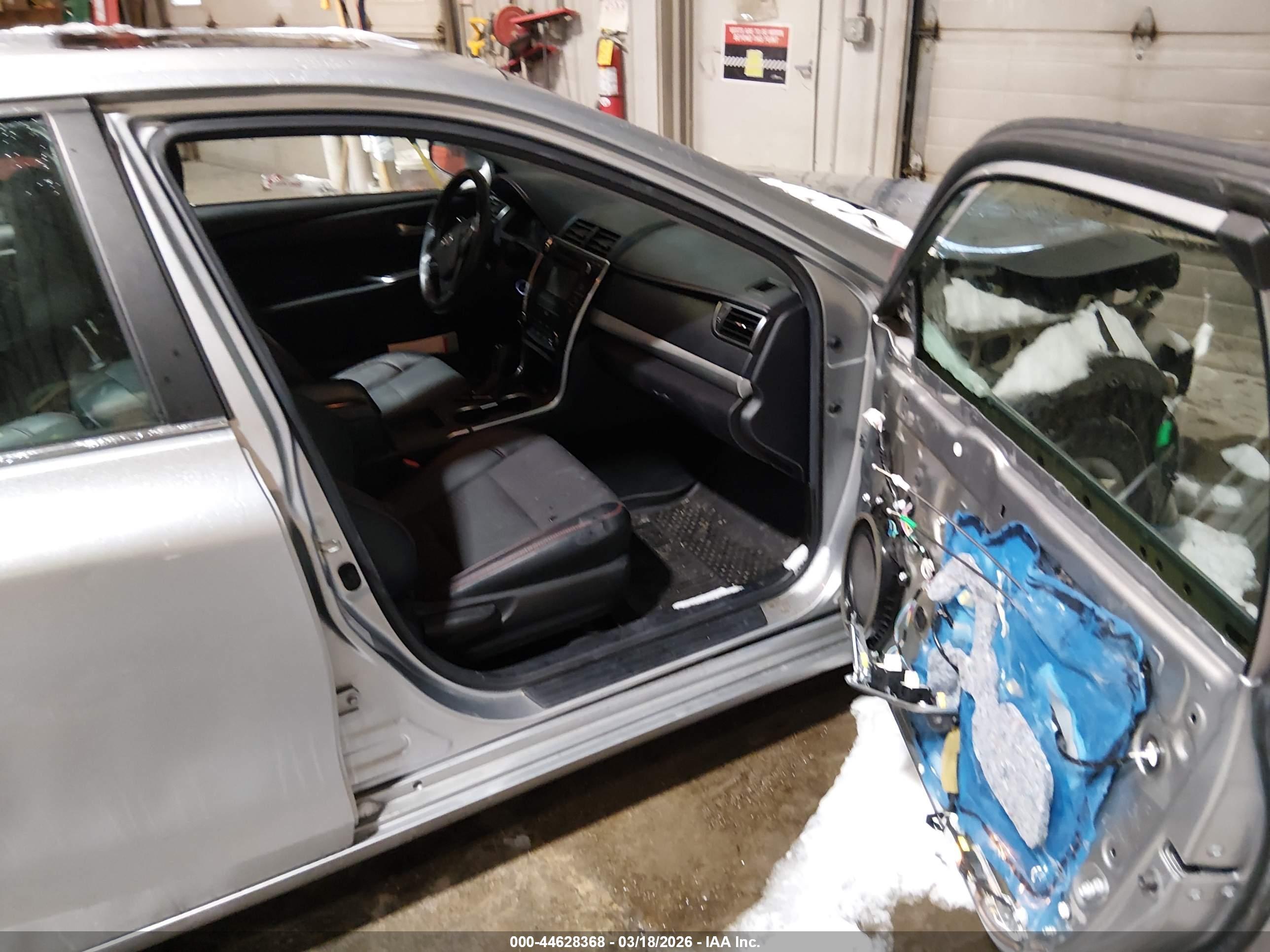 TOYOTA CAMRY image 5