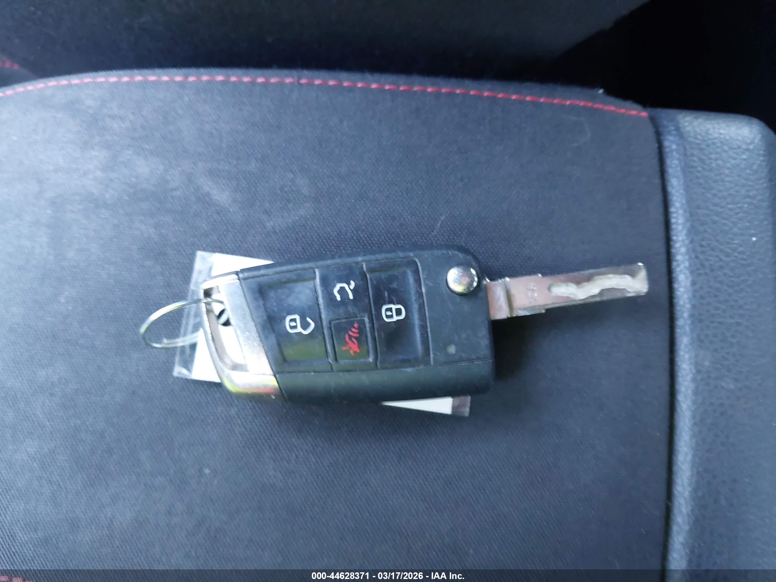 VOLKSWAGEN GOLF image 11