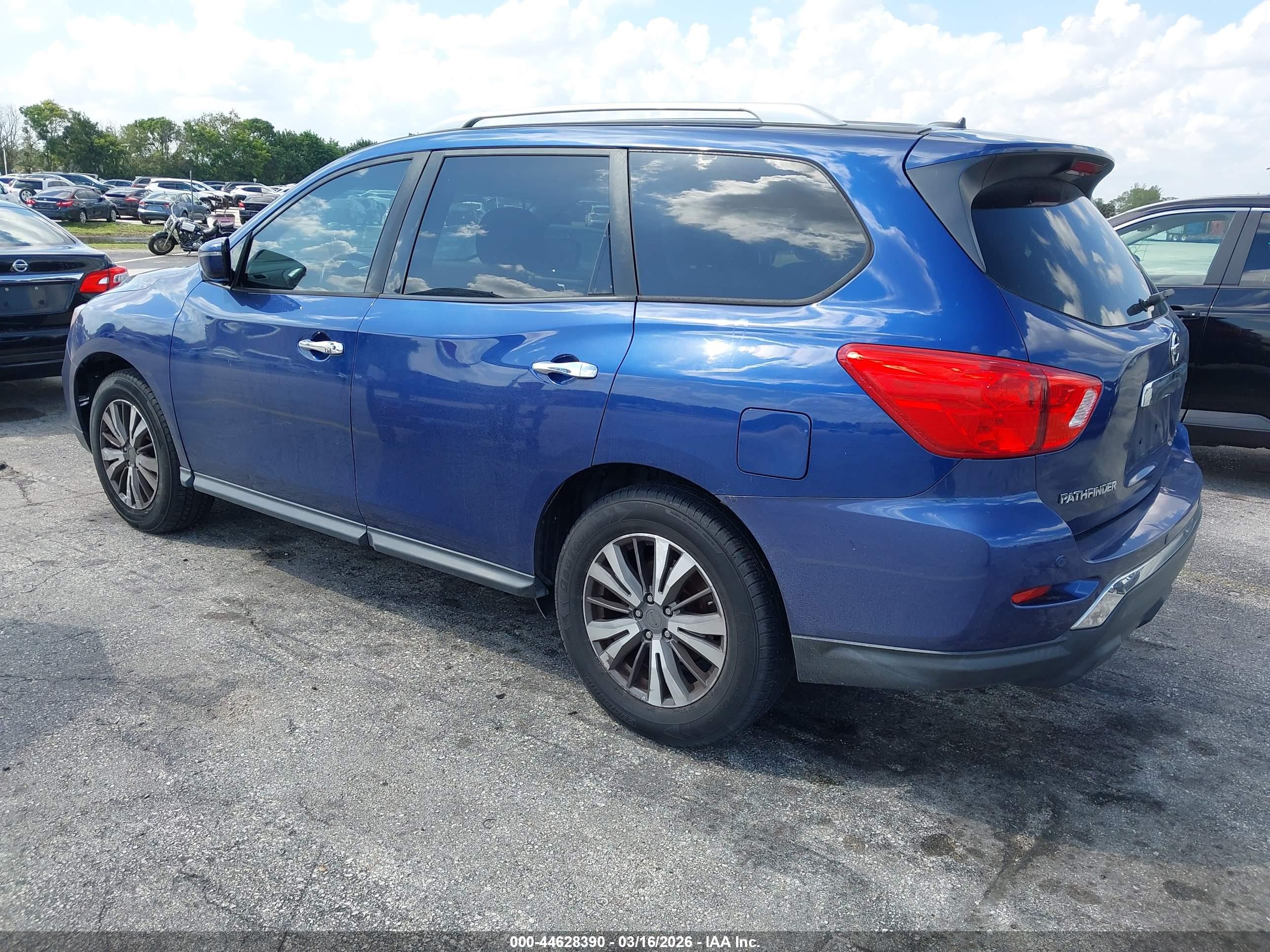NISSAN PATHFINDER image 3