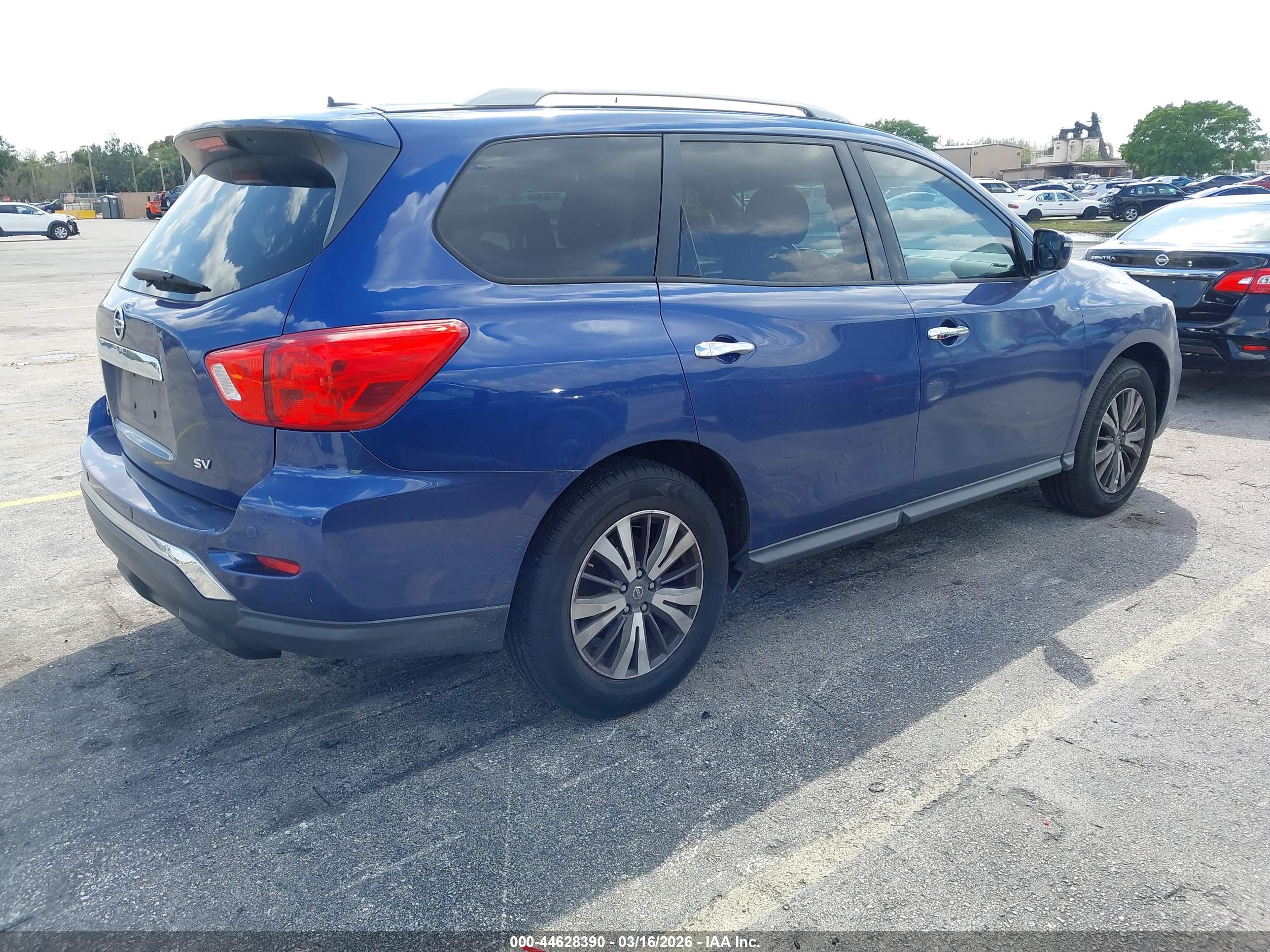 NISSAN PATHFINDER image 4