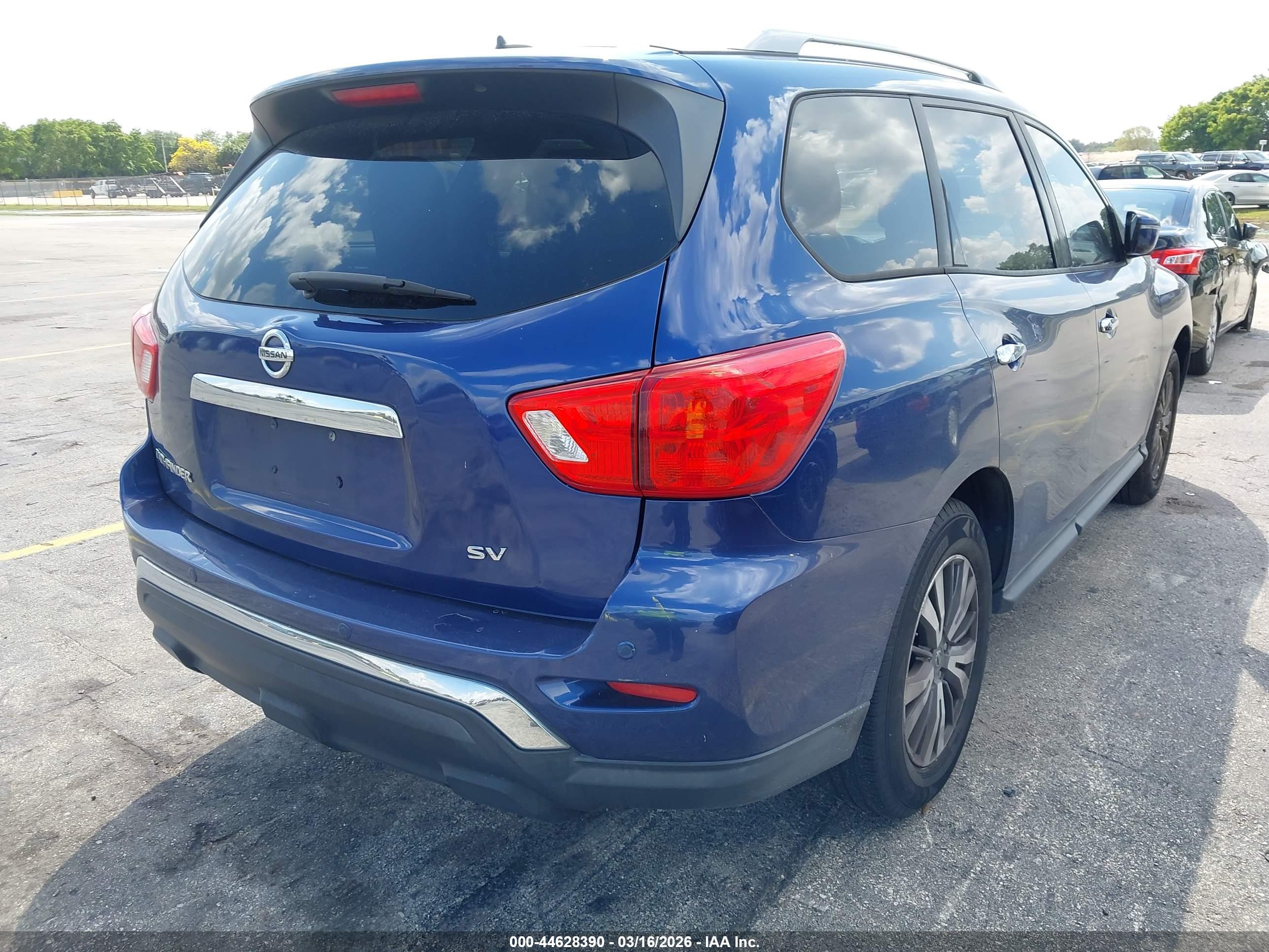 NISSAN PATHFINDER image 6