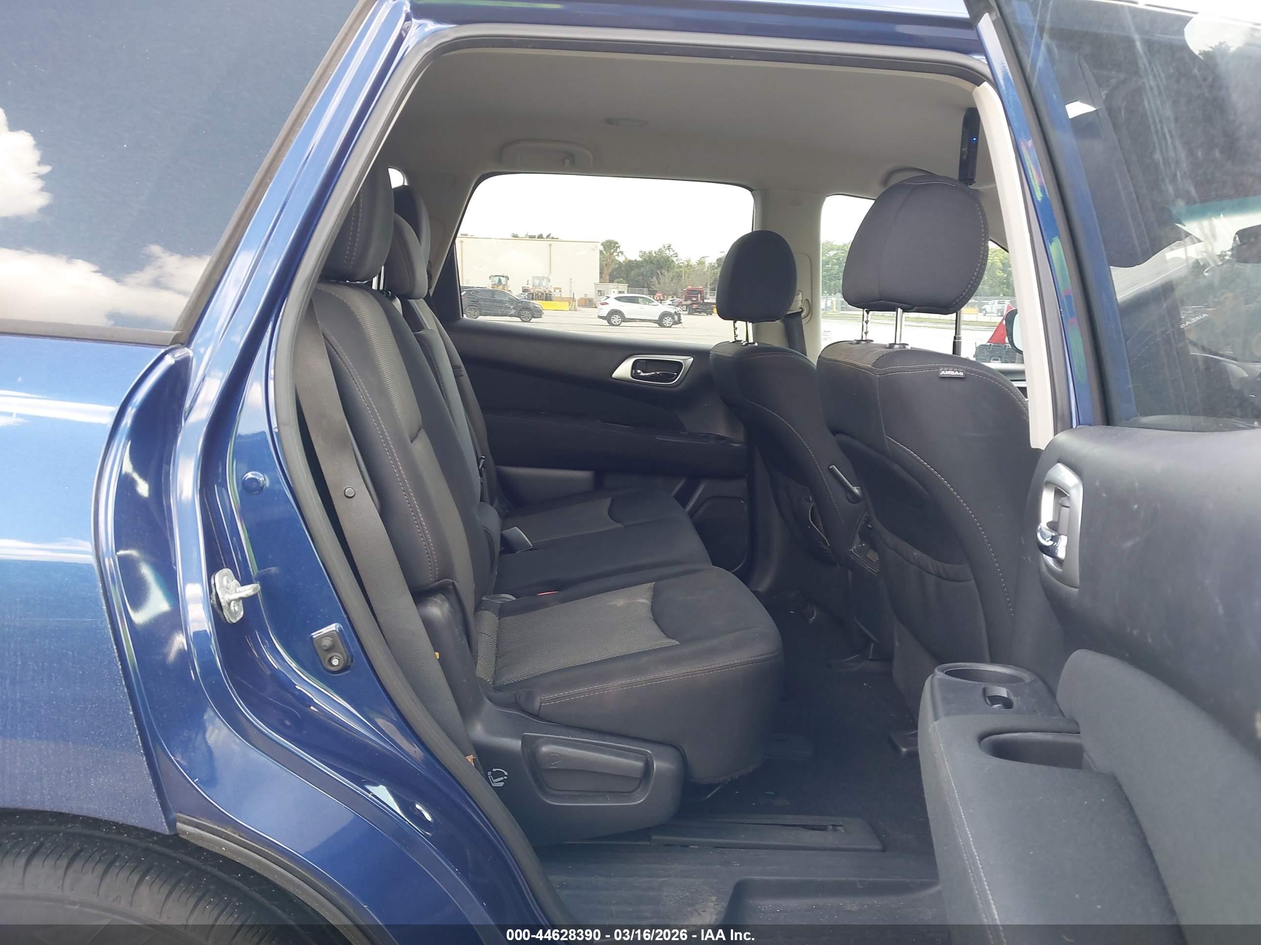 NISSAN PATHFINDER image 8