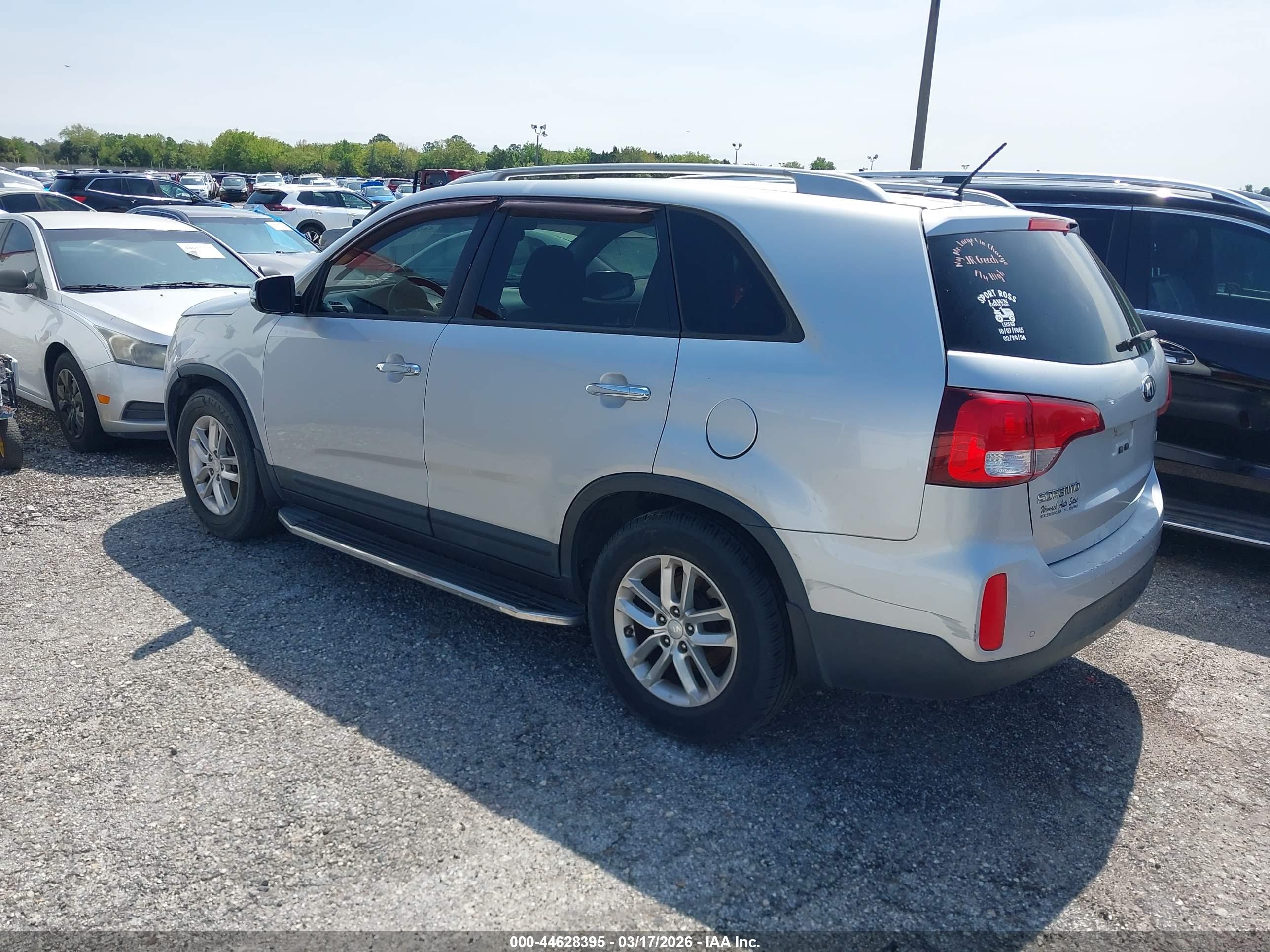 KIA SORENTO image 3