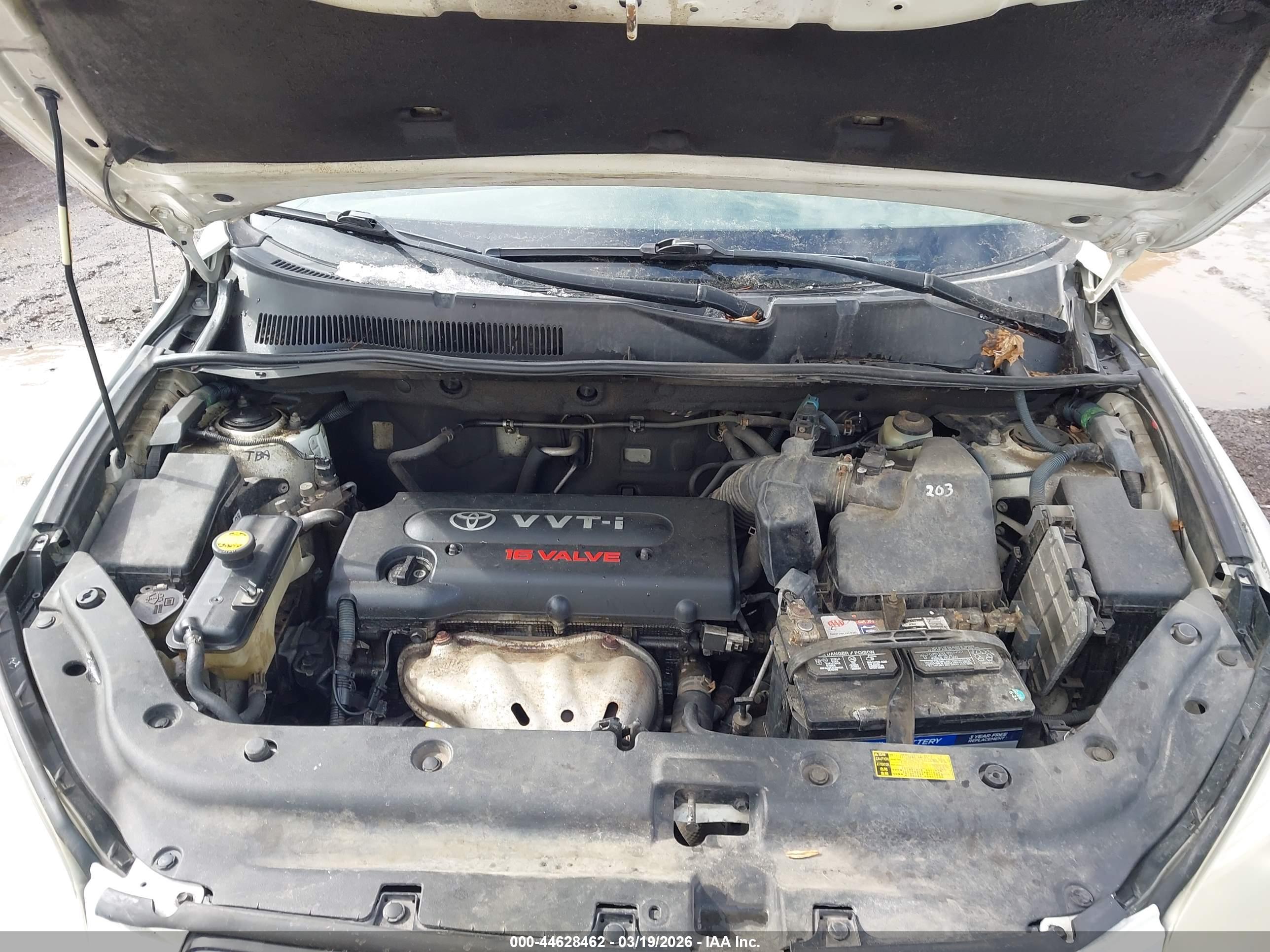 TOYOTA RAV4 image 10
