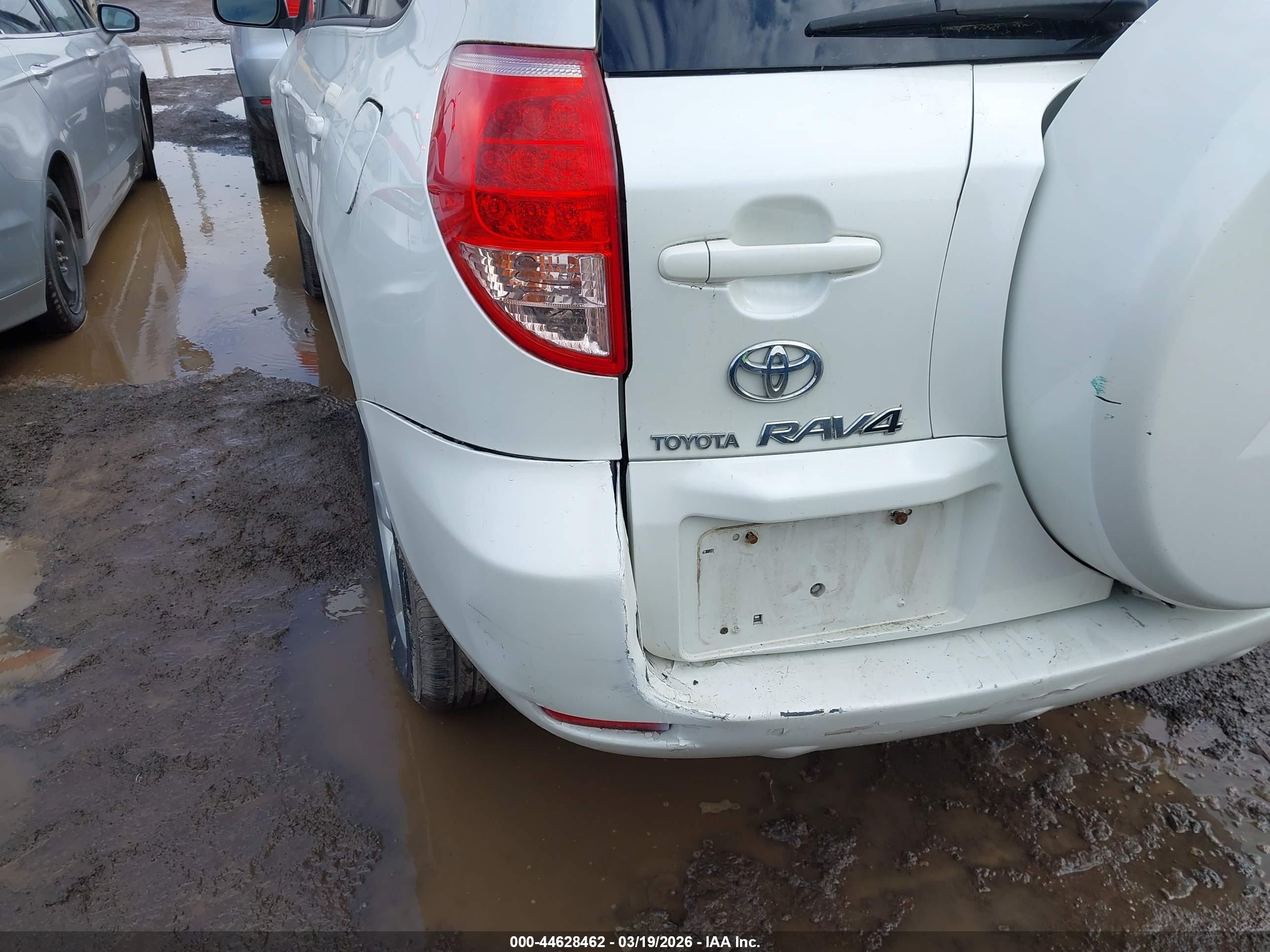 TOYOTA RAV4 image 6