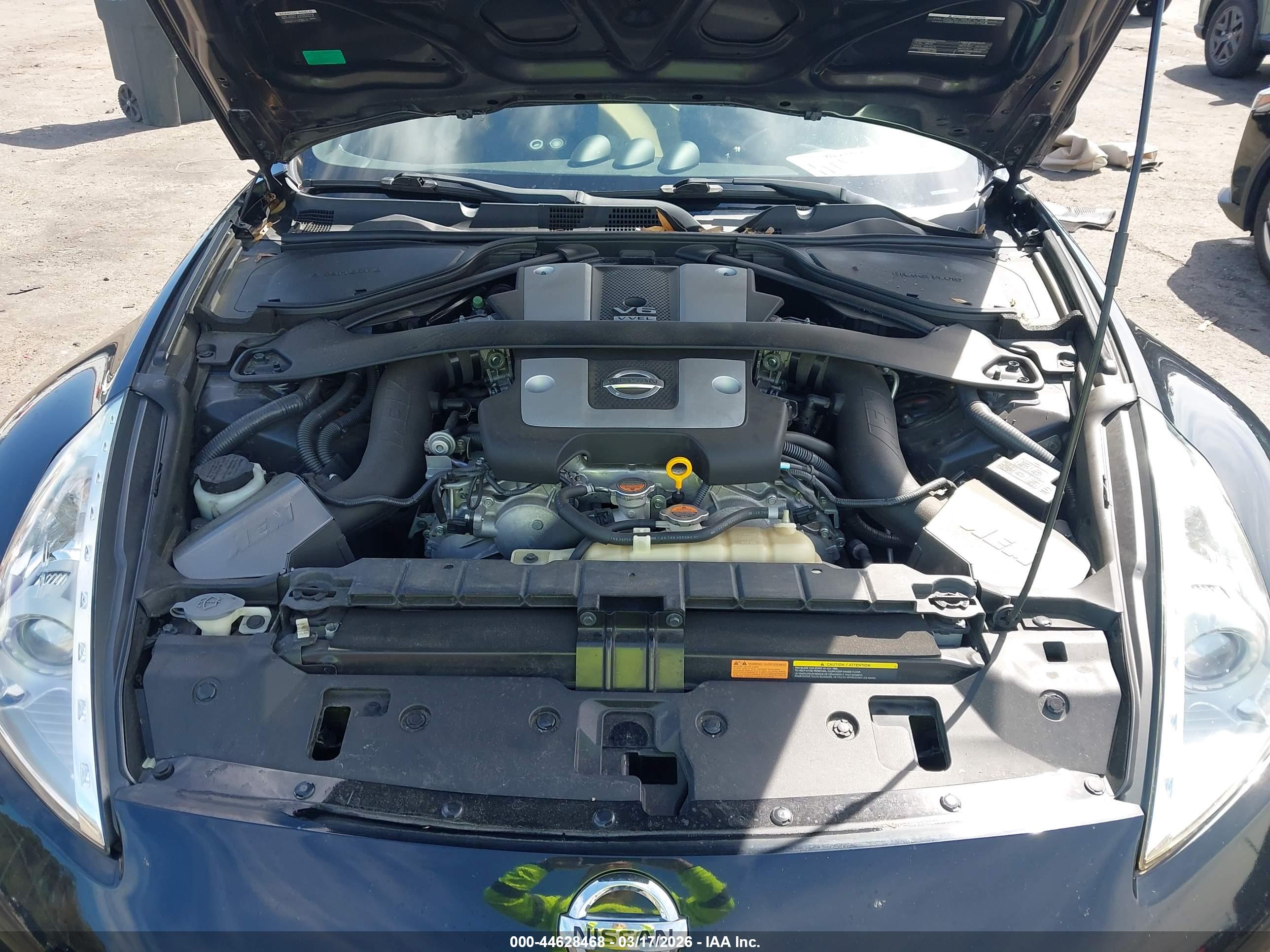 NISSAN 370Z image 10