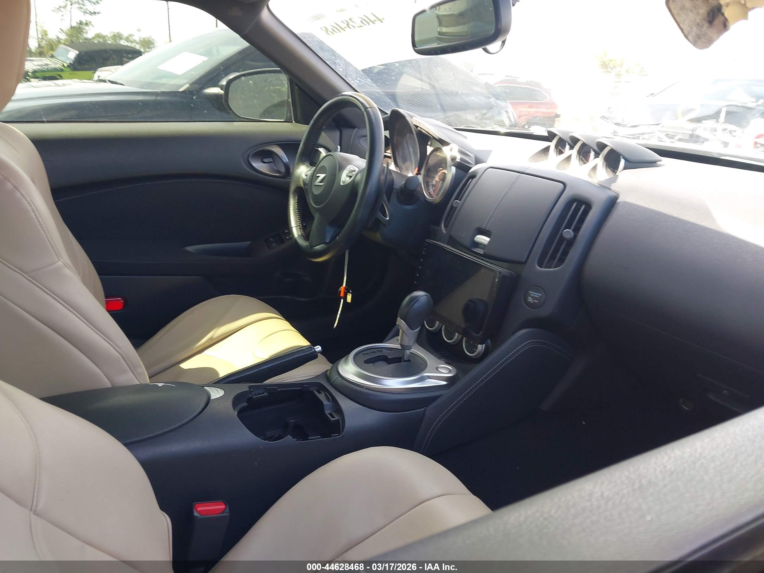 NISSAN 370Z image 5