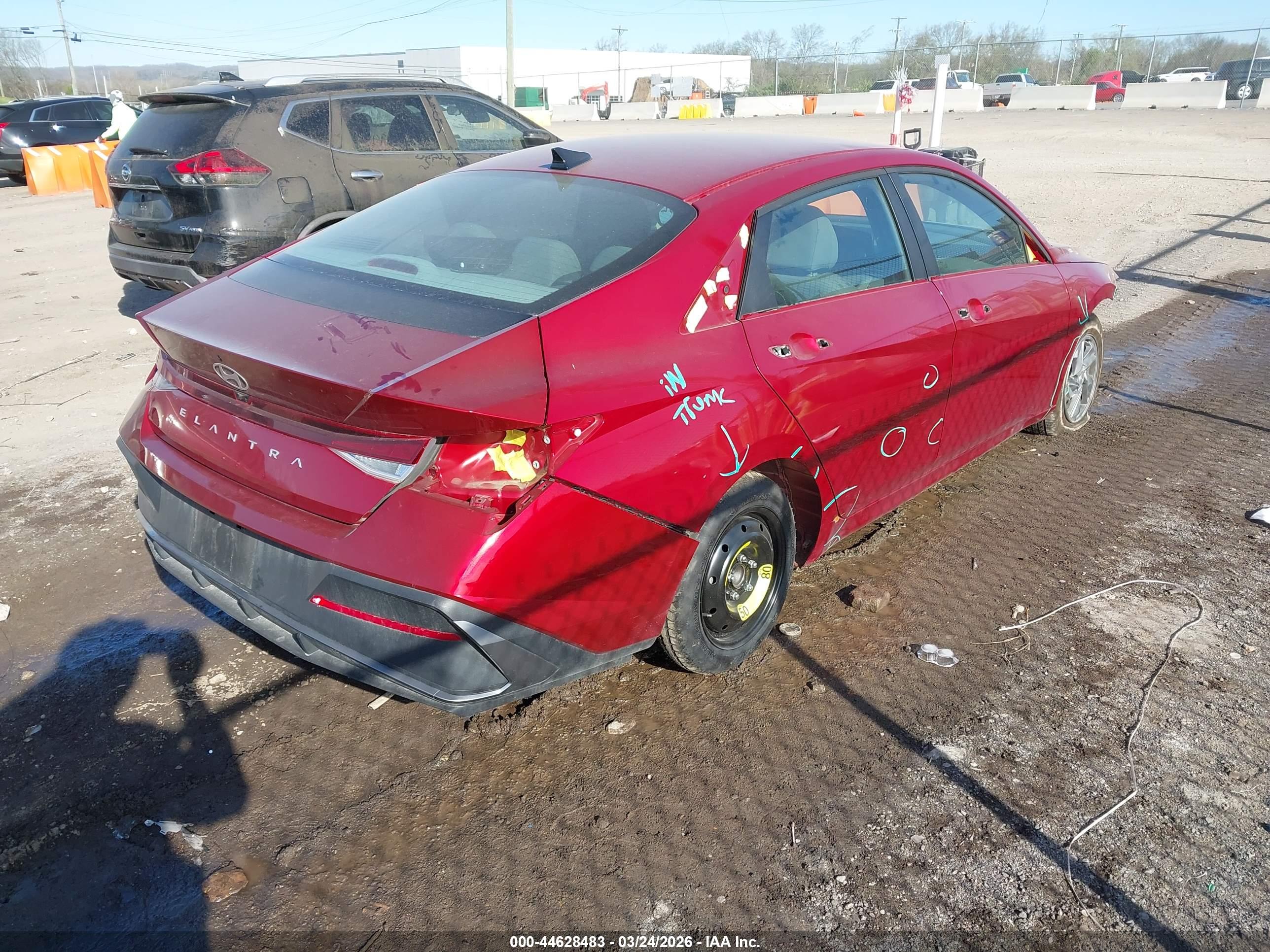 HYUNDAI ELANTRA image 4