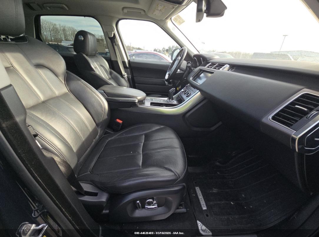 LAND ROVER image 5