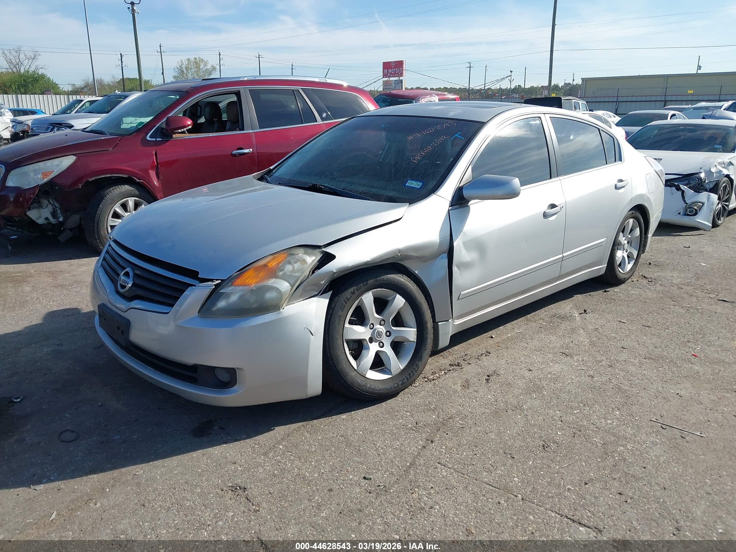 NISSAN ALTIMA image 2