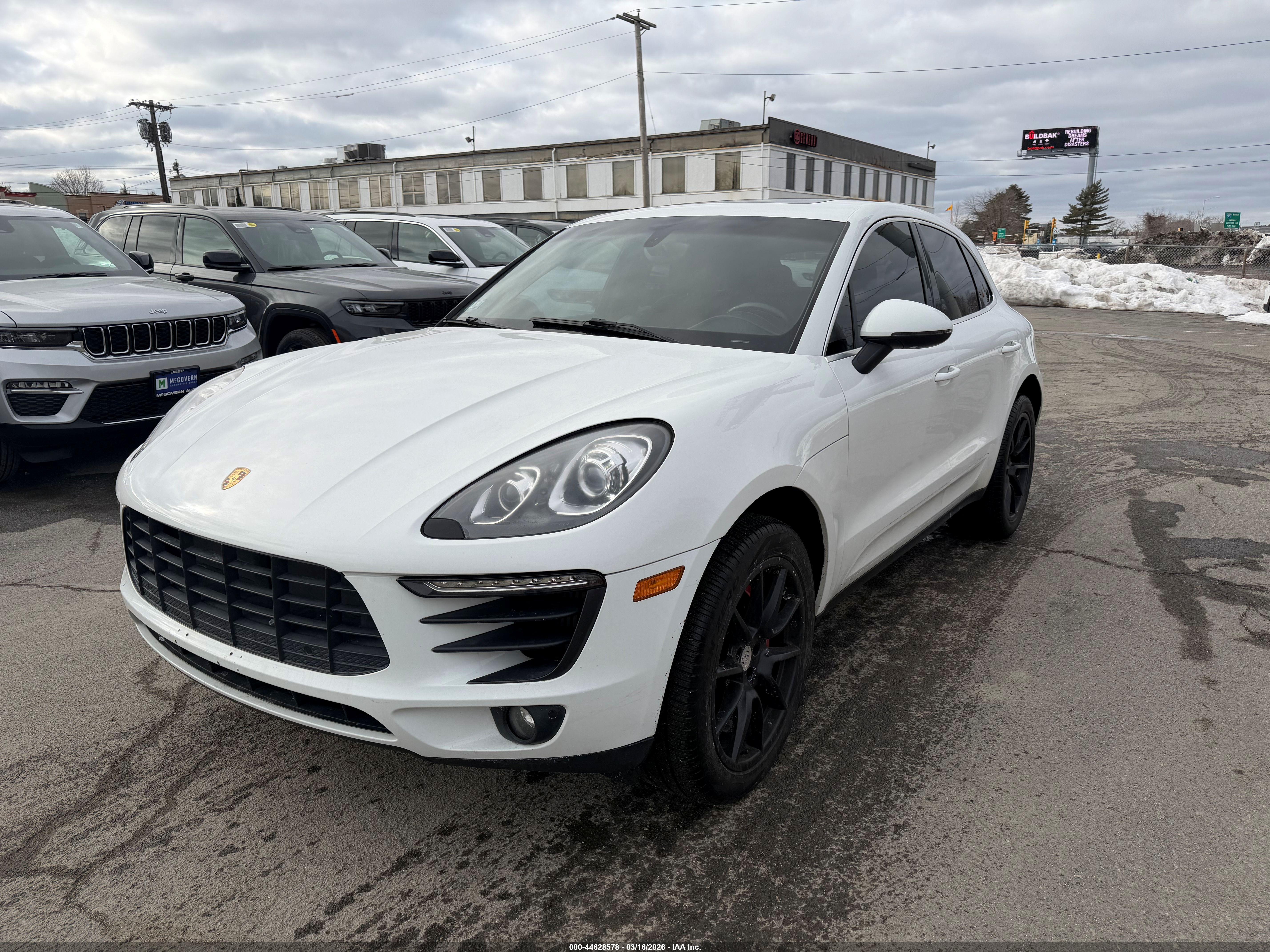 PORSCHE MACAN image 2