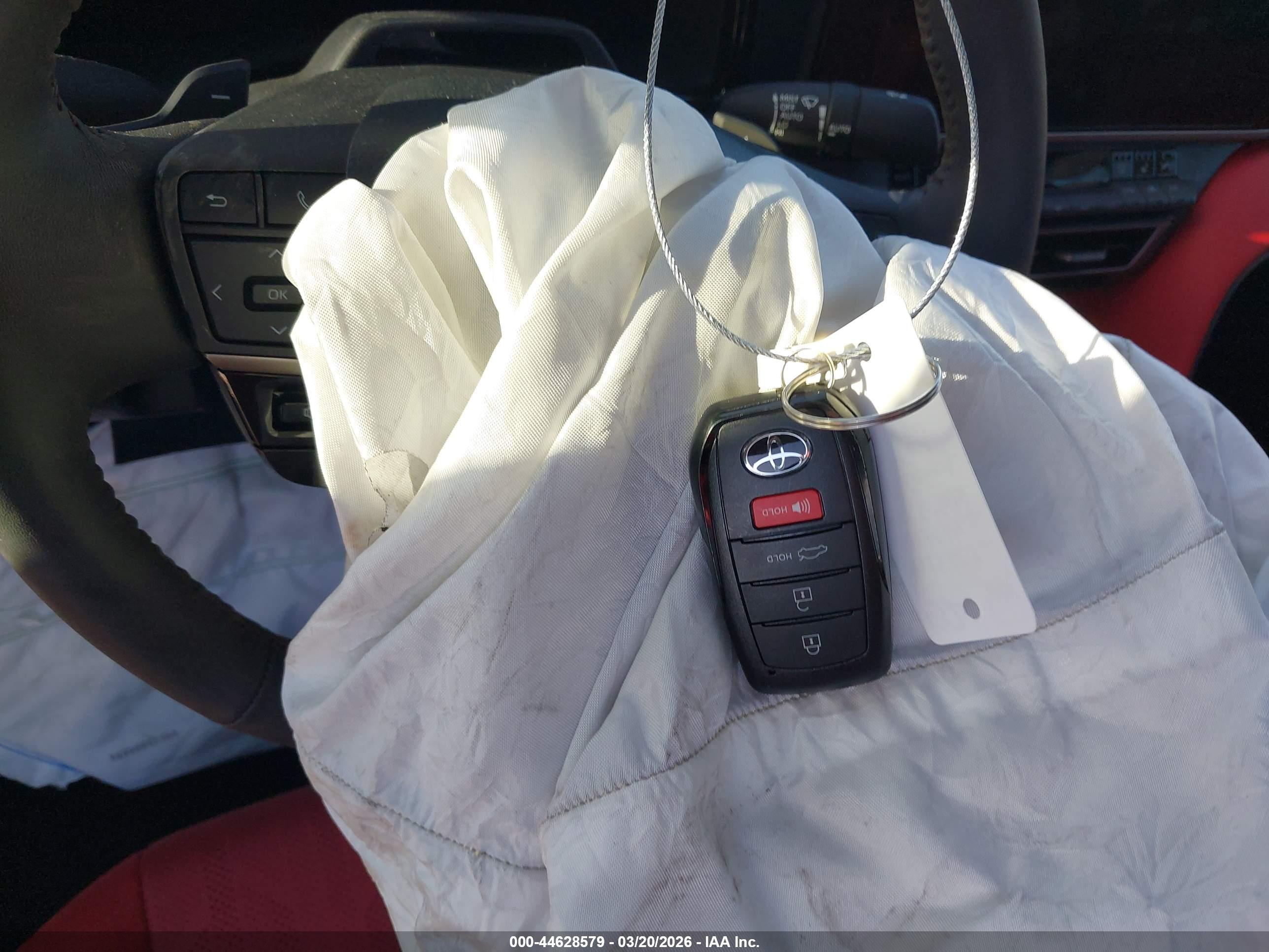 TOYOTA CAMRY image 11
