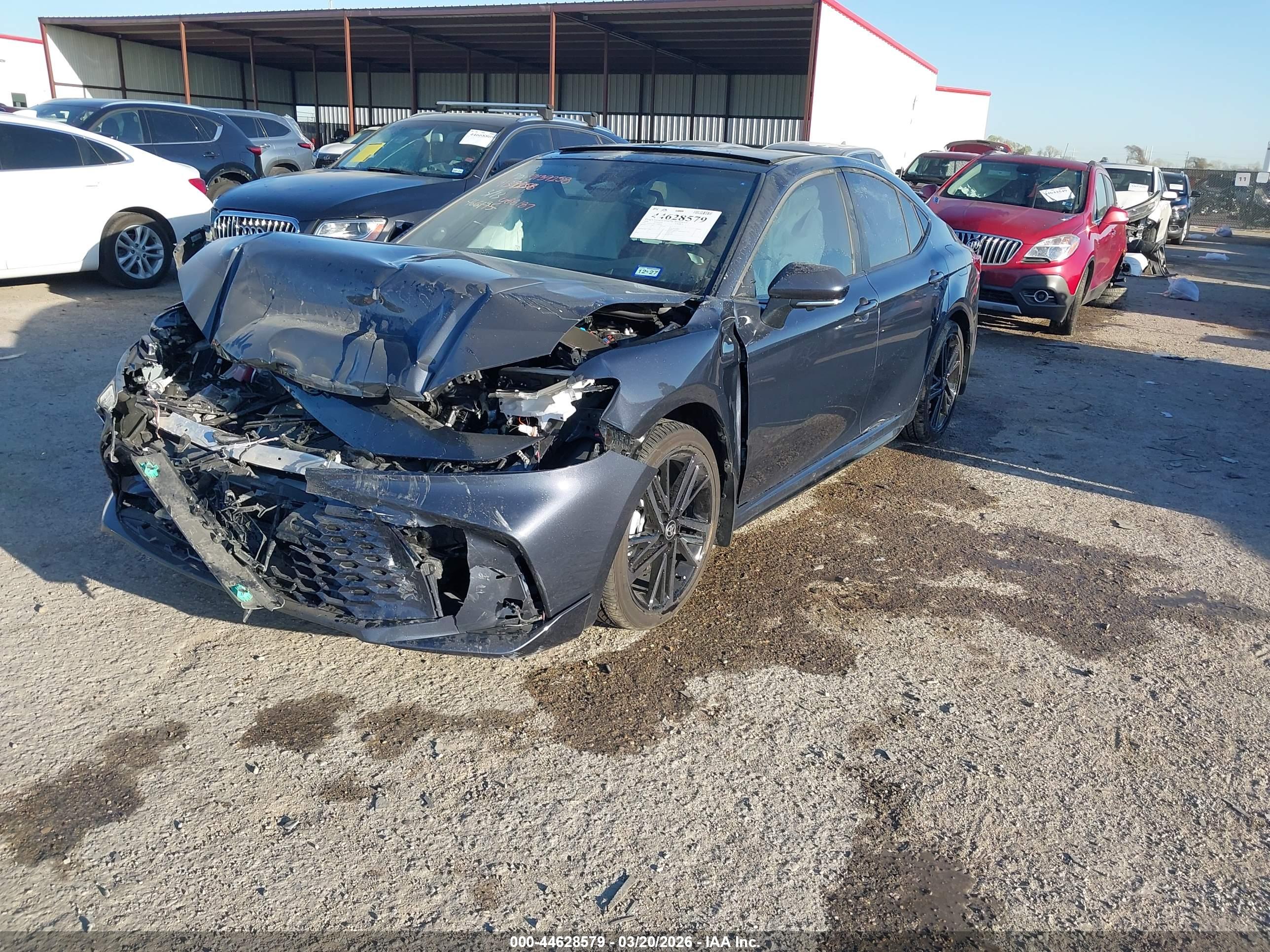 TOYOTA CAMRY image 2