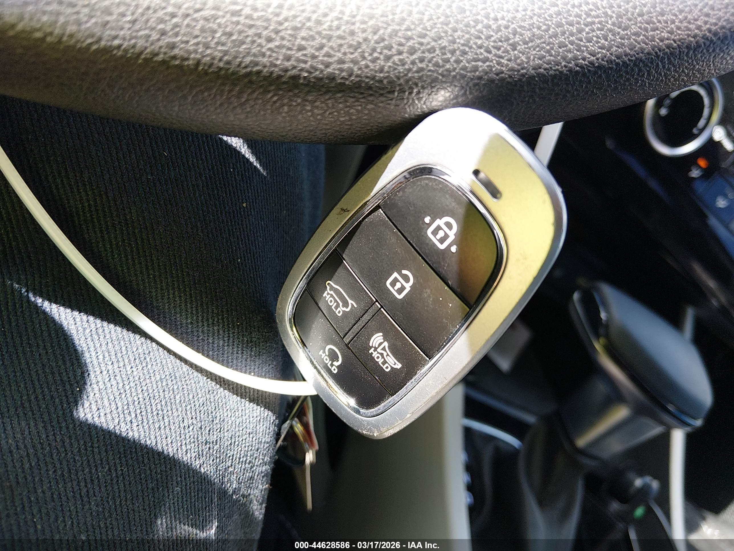 HYUNDAI TUCSON image 11
