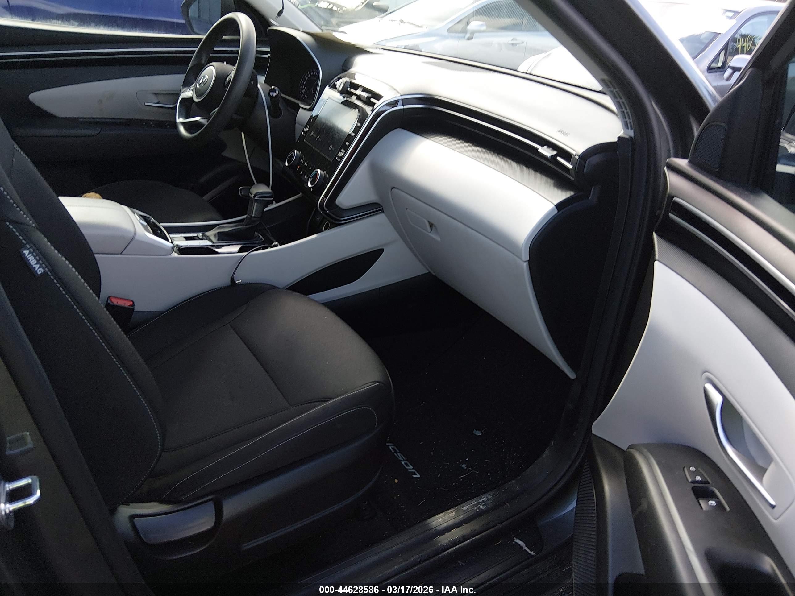 HYUNDAI TUCSON image 5