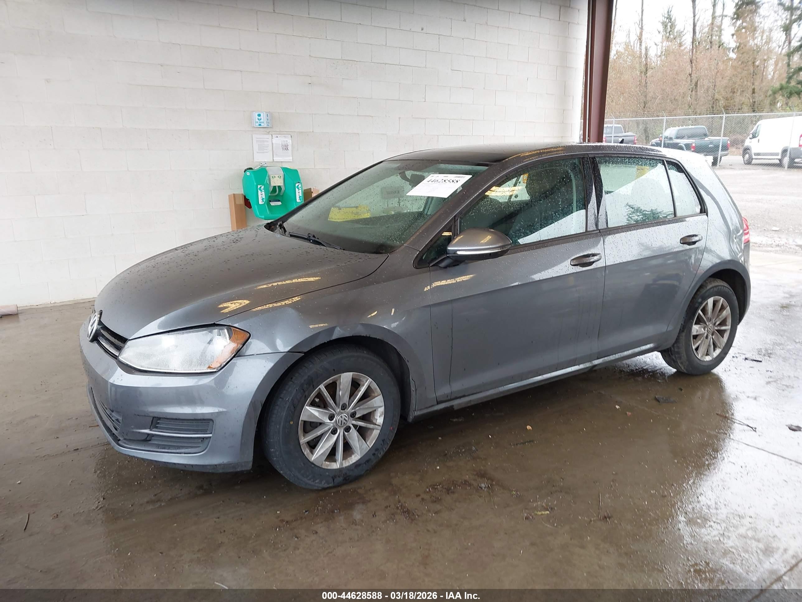 VOLKSWAGEN GOLF image 2