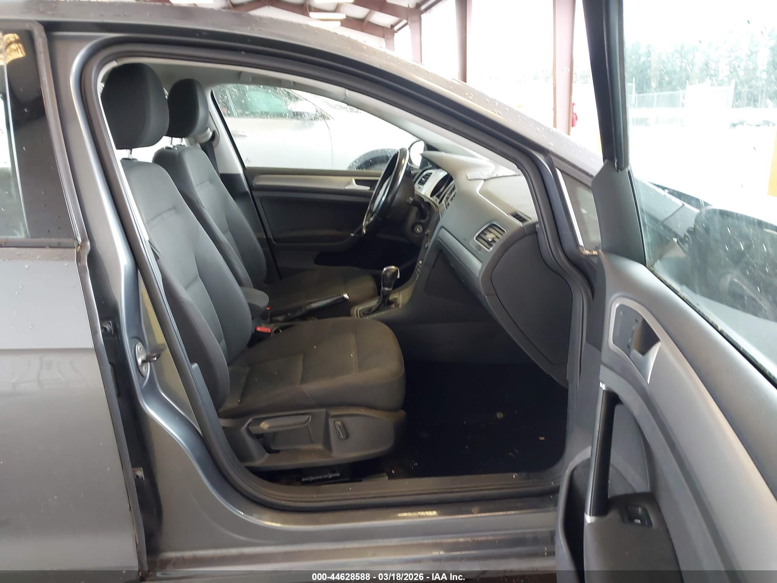 VOLKSWAGEN GOLF image 5
