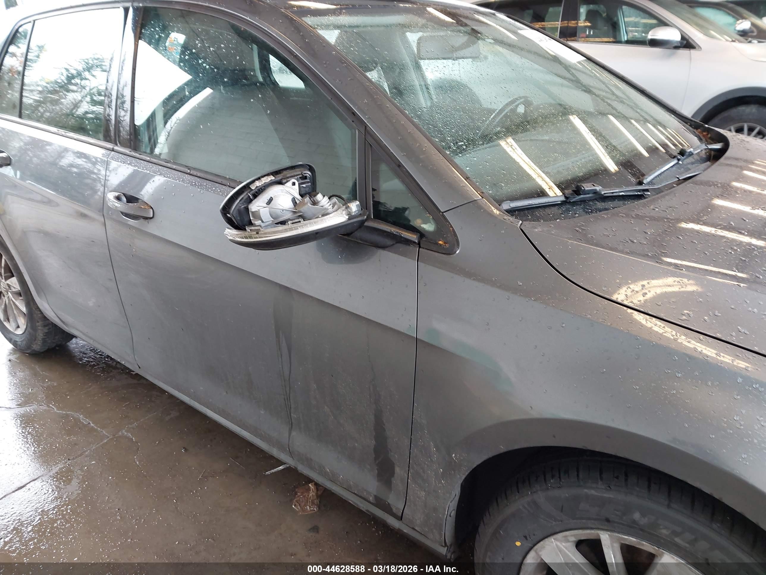 VOLKSWAGEN GOLF image 6