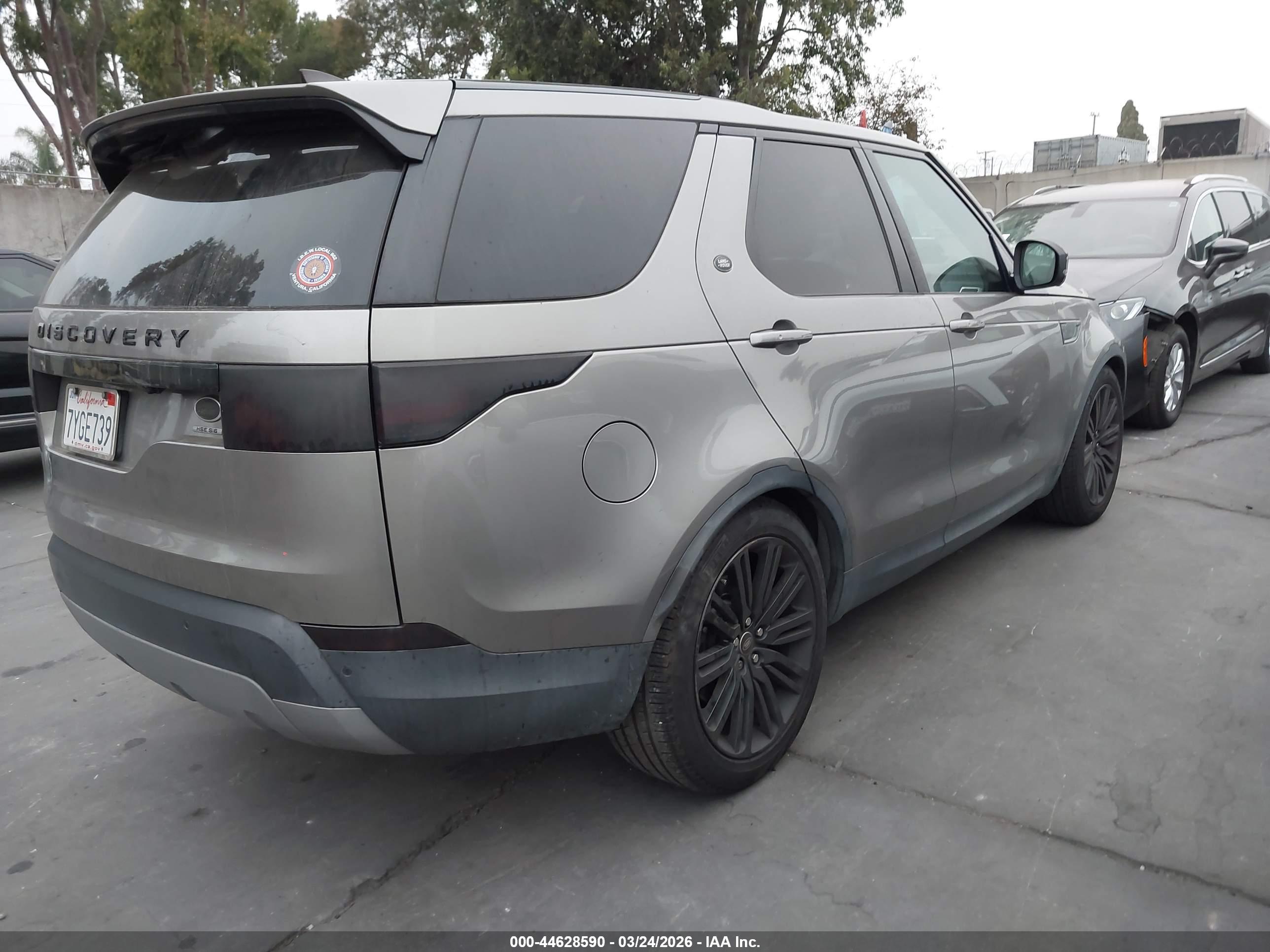 LAND ROVER image 4