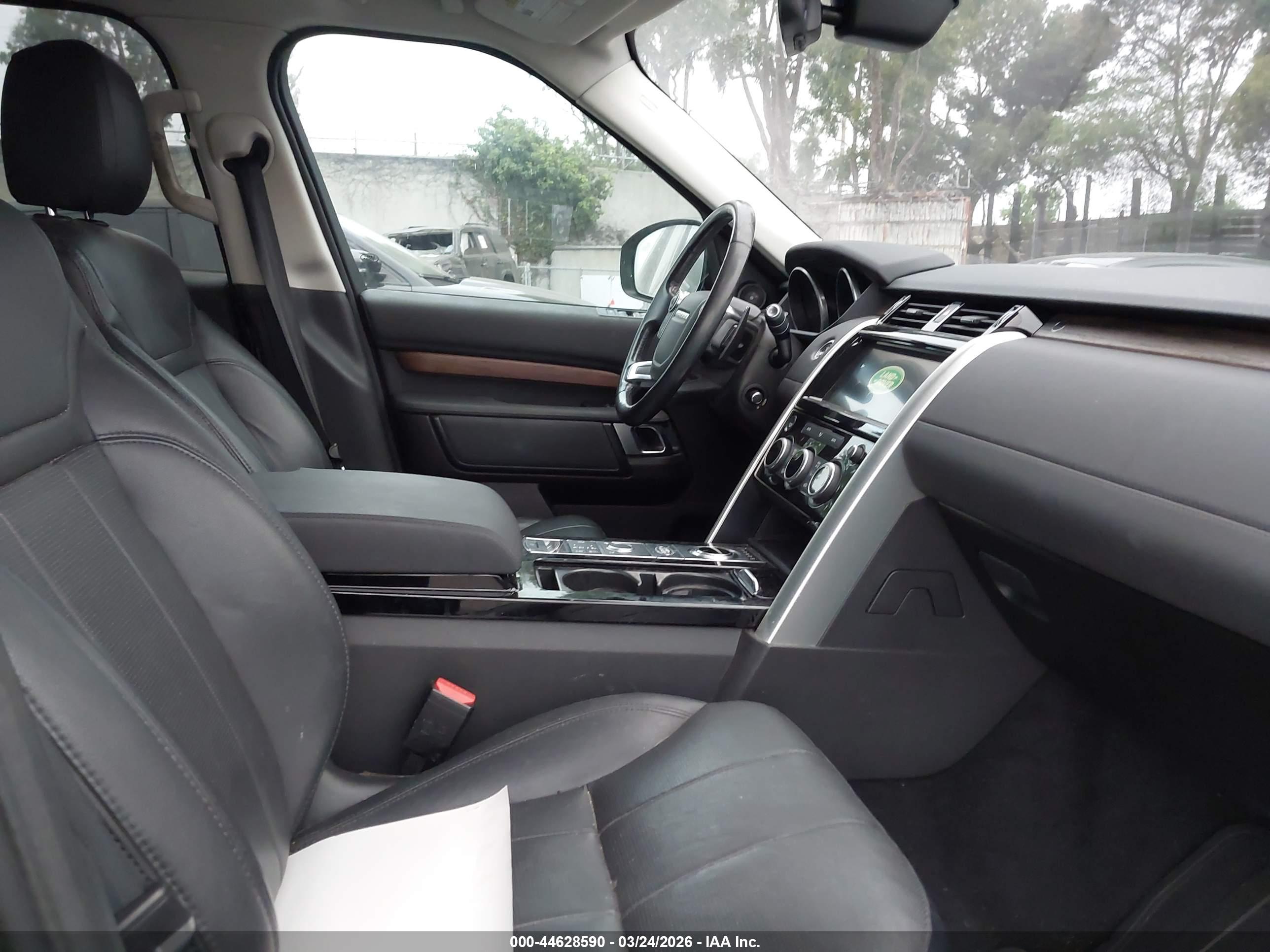 LAND ROVER image 5