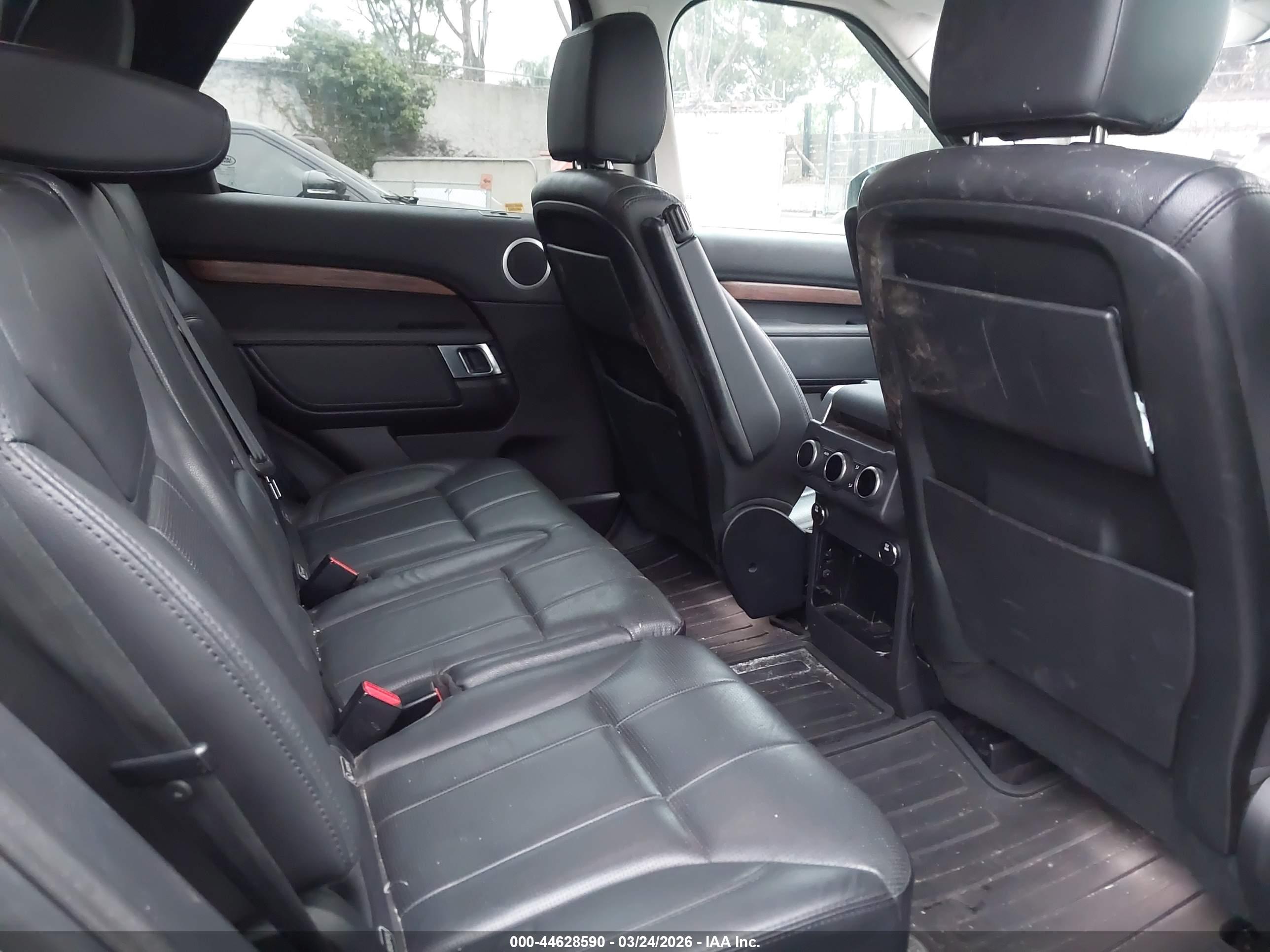 LAND ROVER image 8