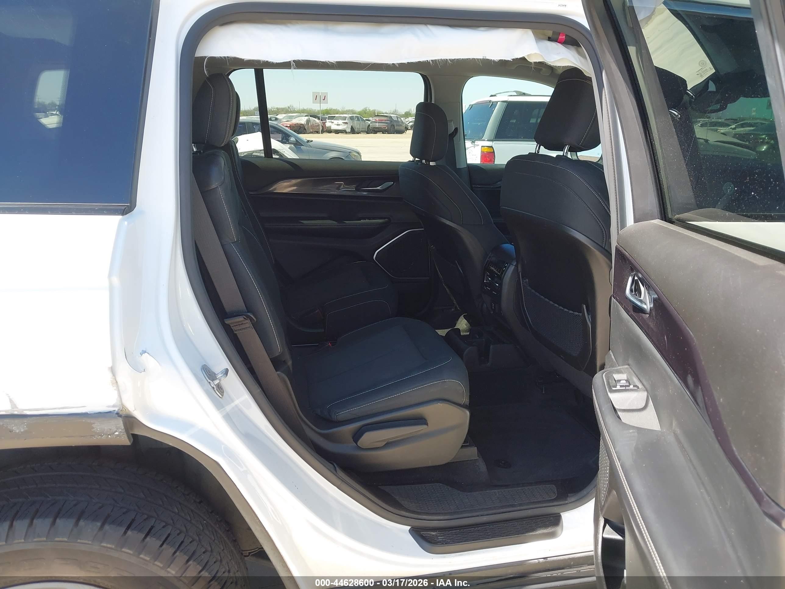 JEEP GRAND image 8