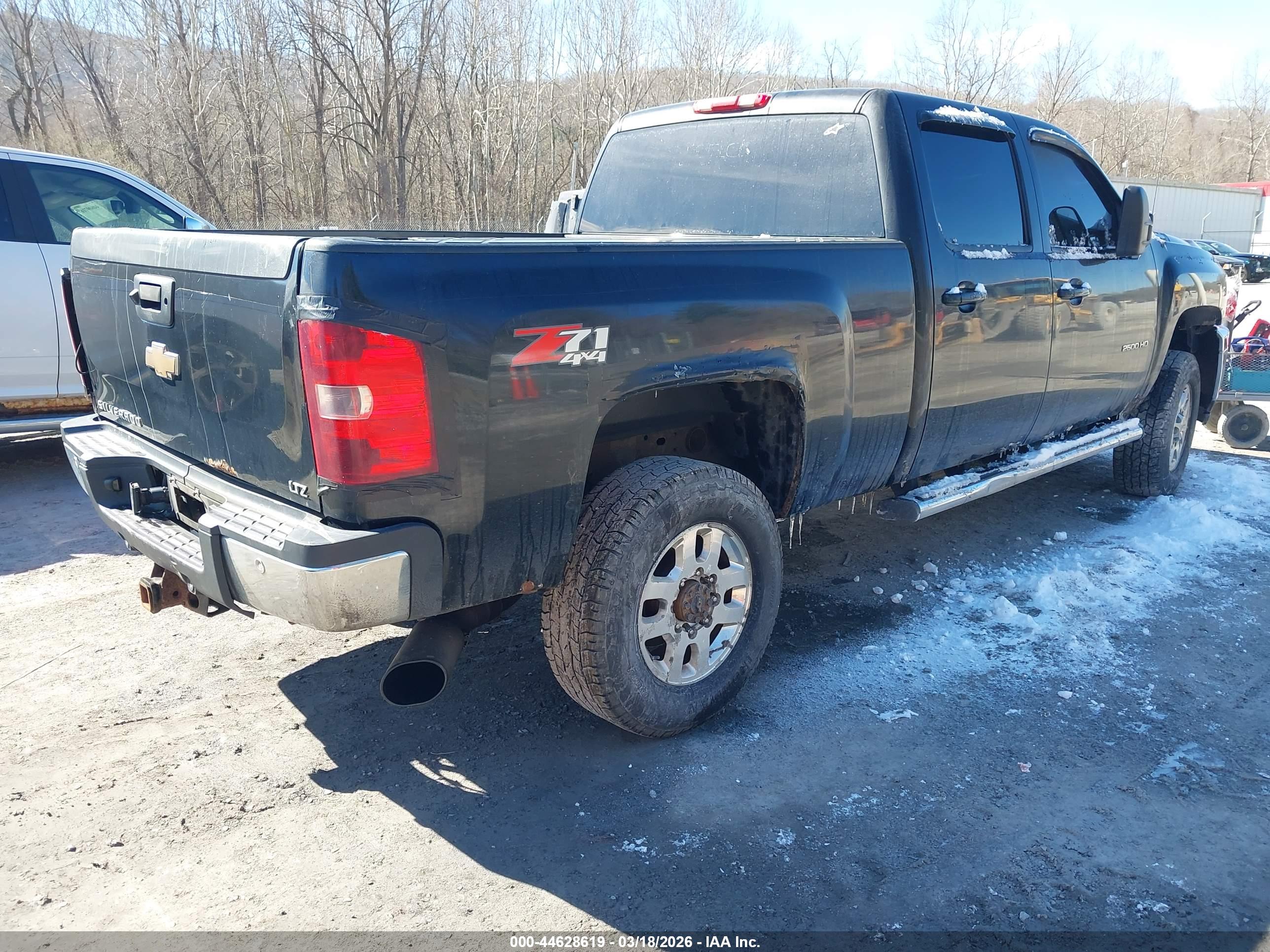 CHEVROLET SILVERADO image 4
