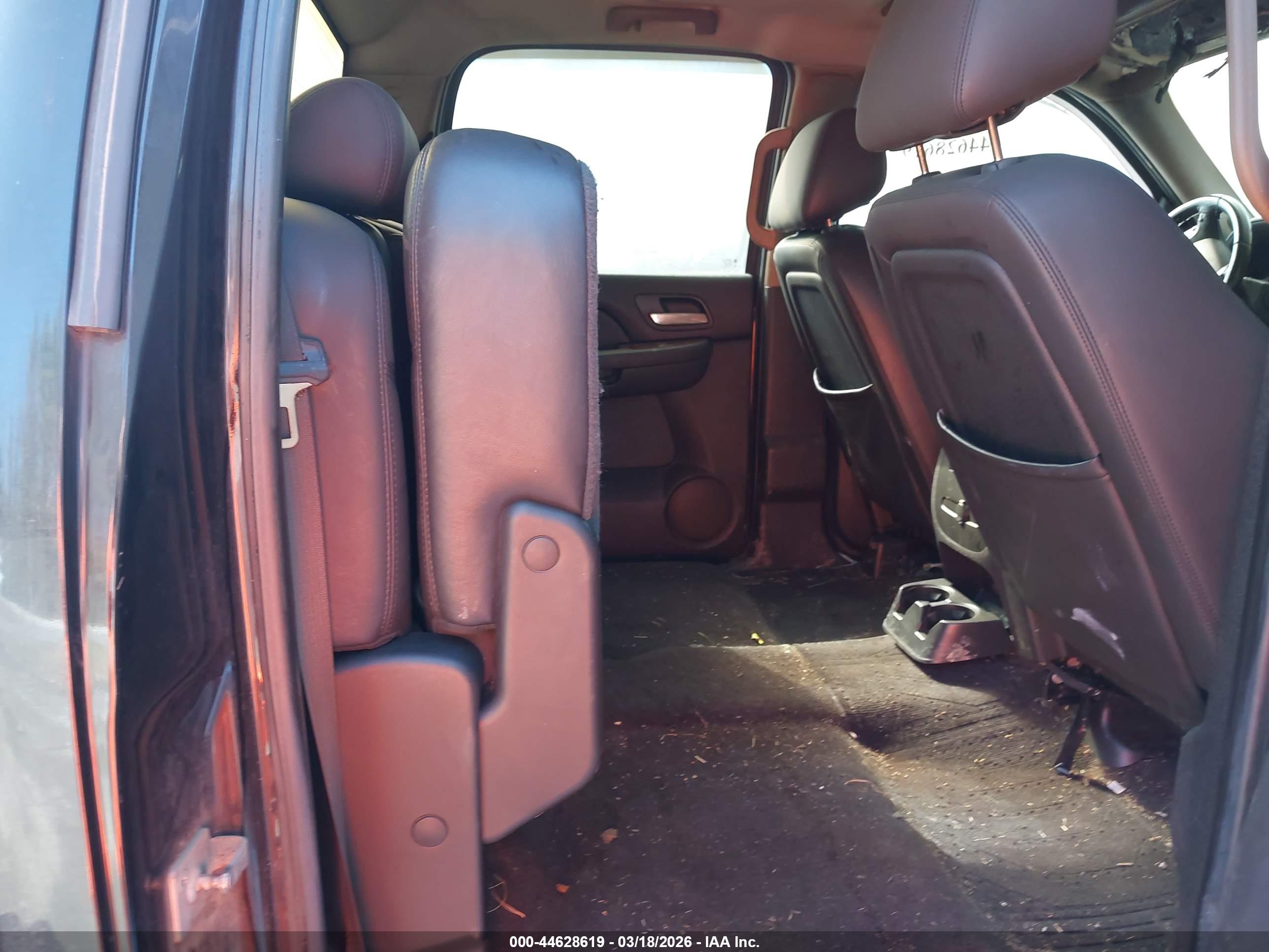 CHEVROLET SILVERADO image 8