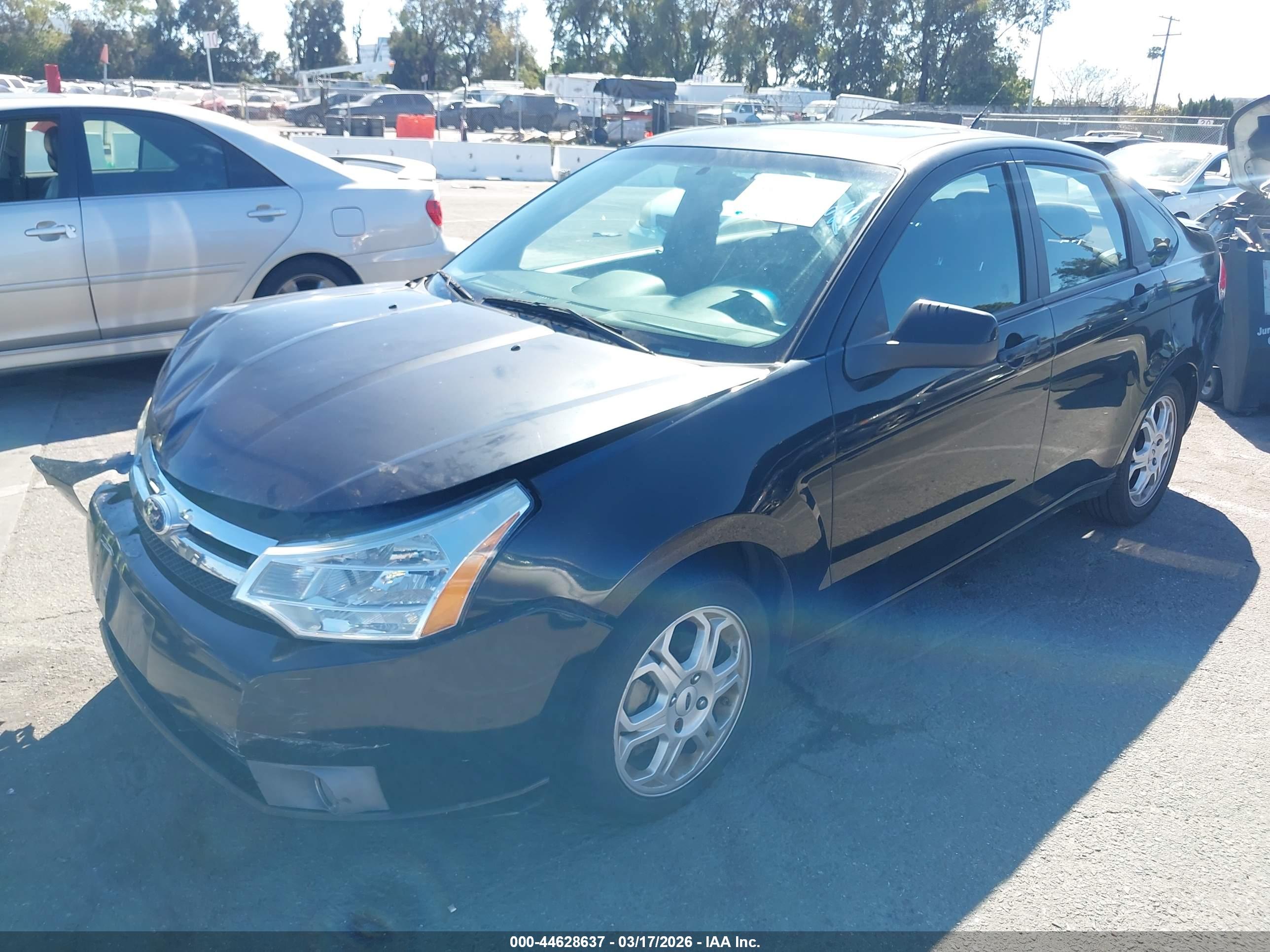 FORD FOCUS image 2
