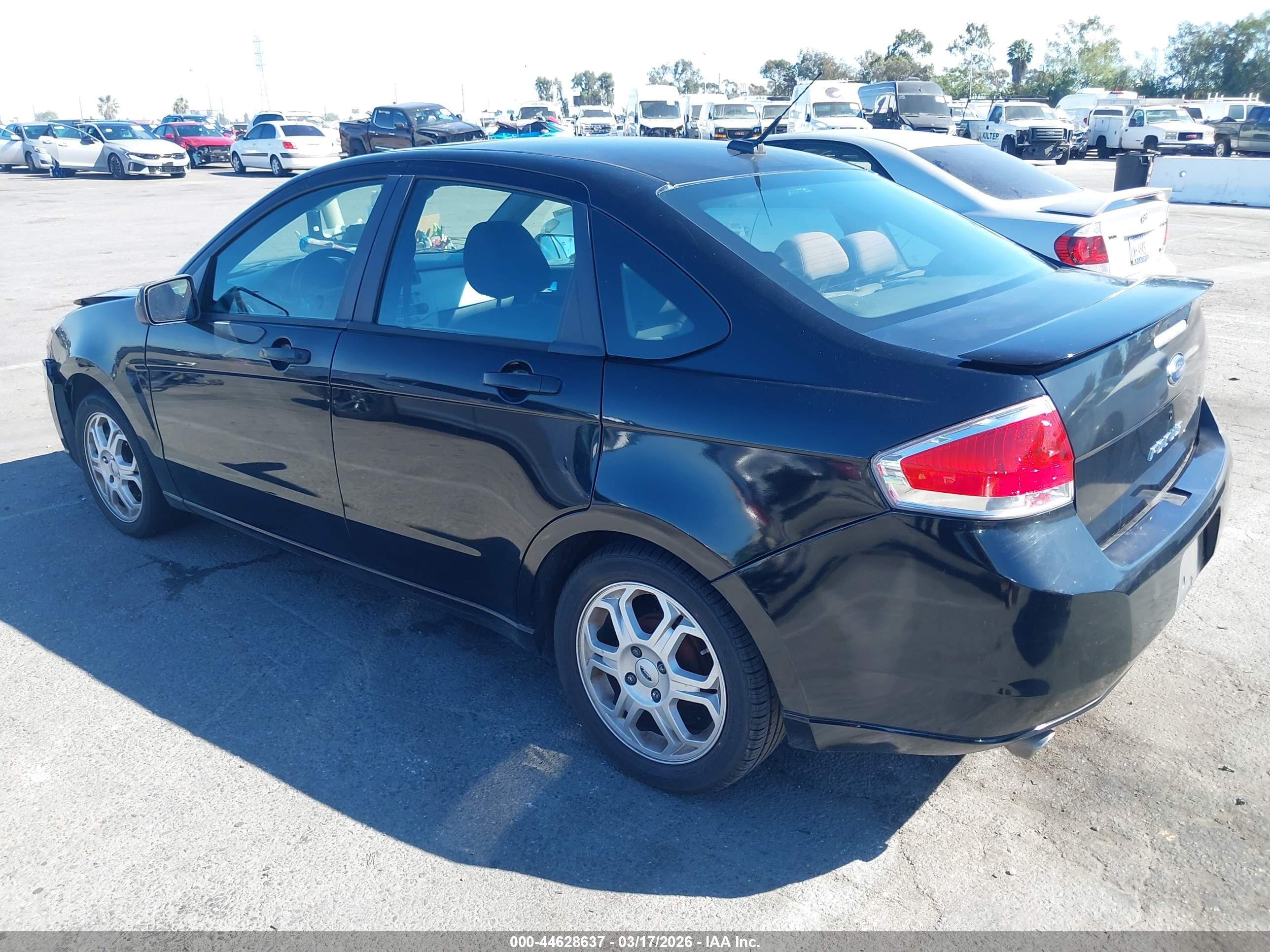 FORD FOCUS image 3