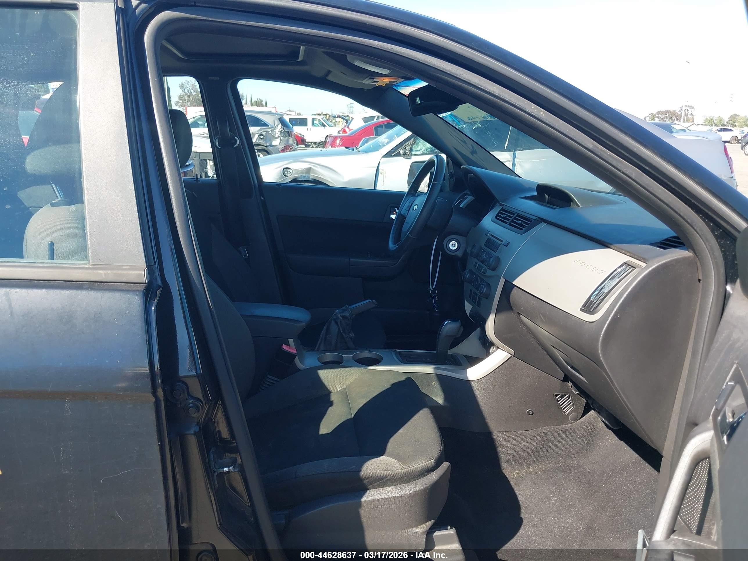 FORD FOCUS image 5