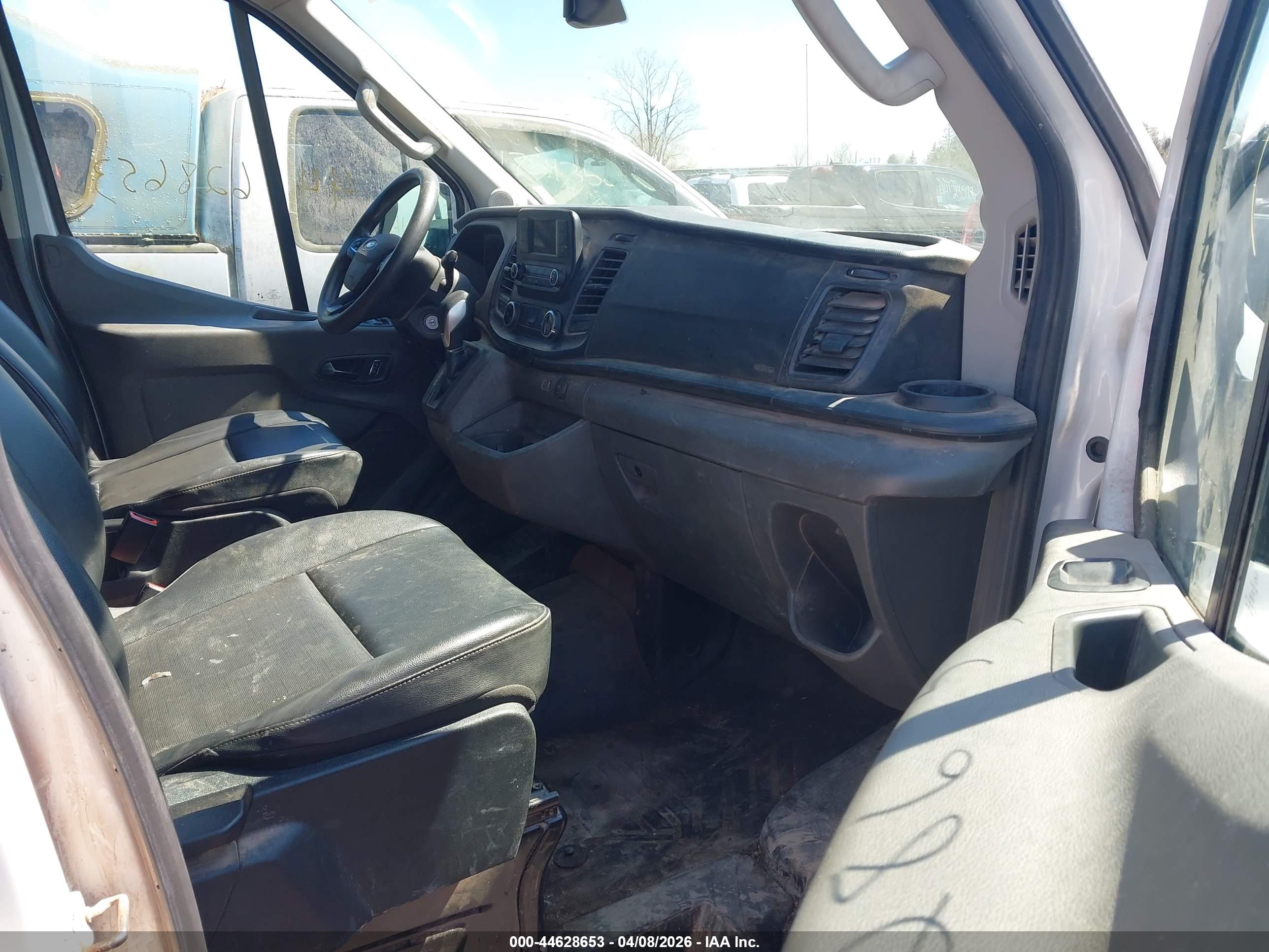 FORD TRANSIT-250 image 5