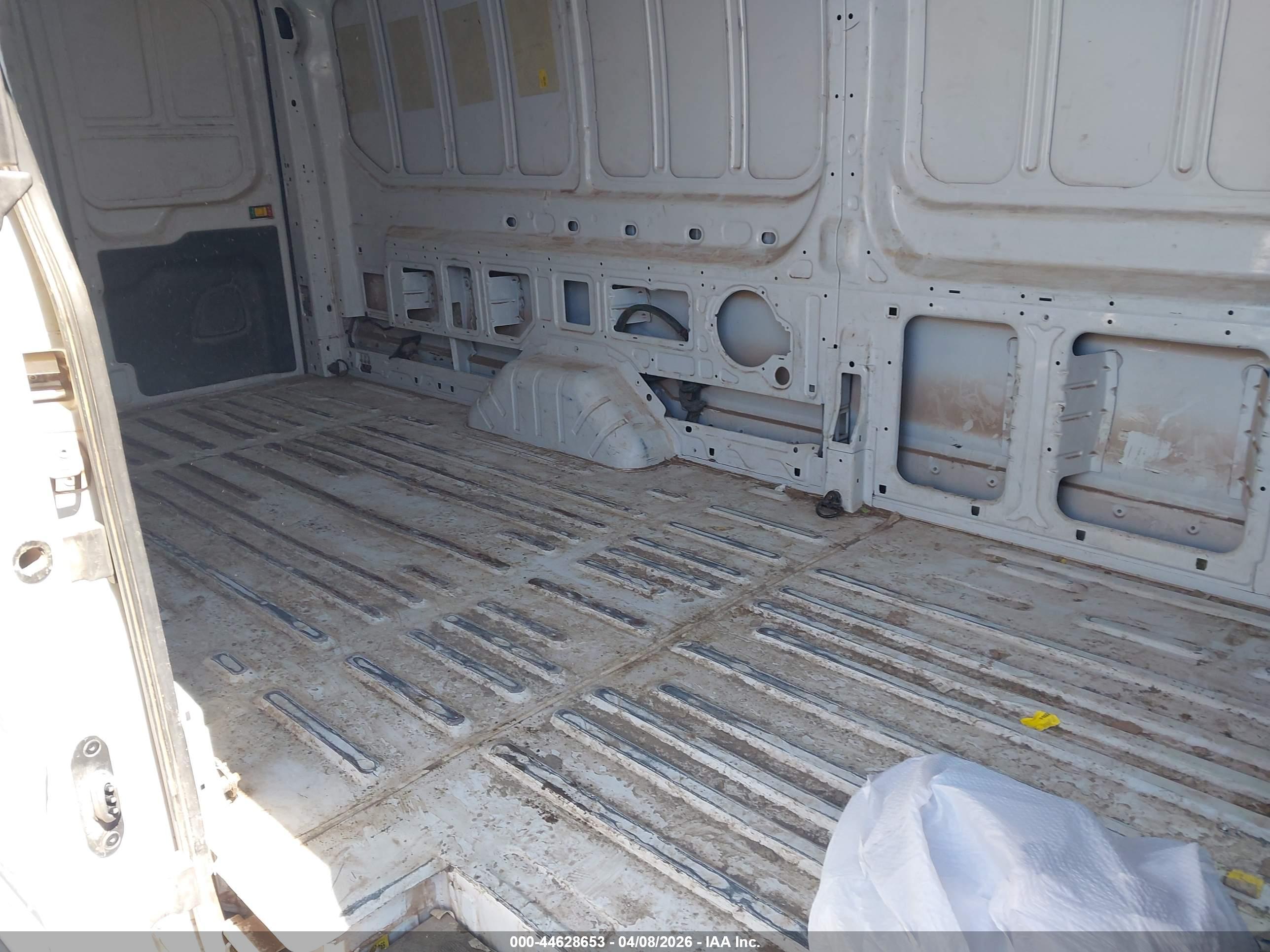 FORD TRANSIT-250 image 8
