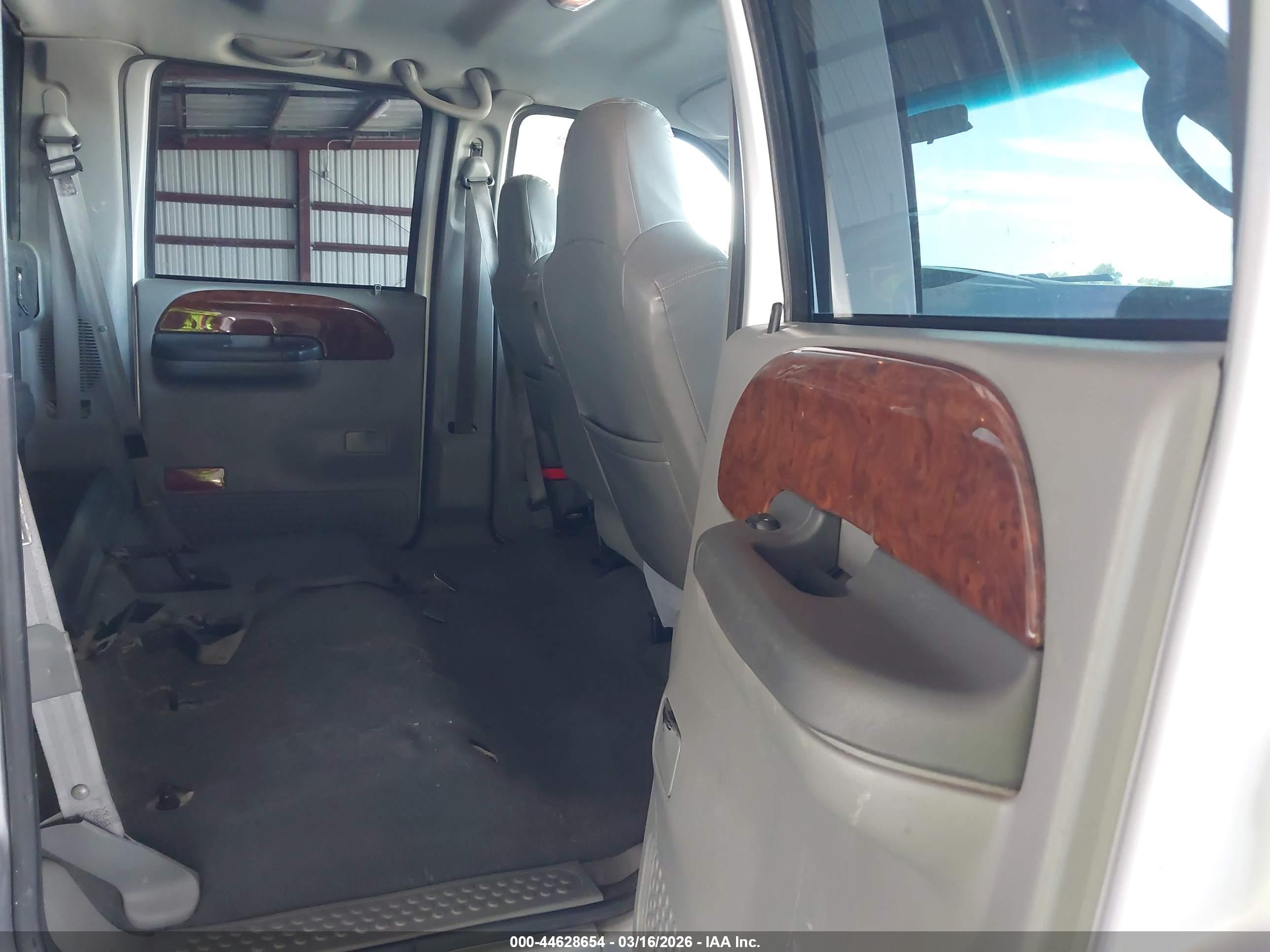 FORD F-250 image 8
