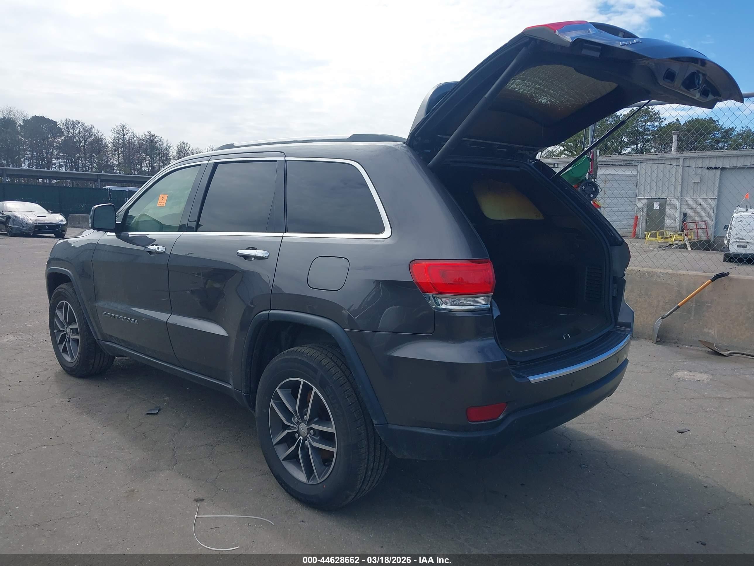 JEEP GRAND image 3