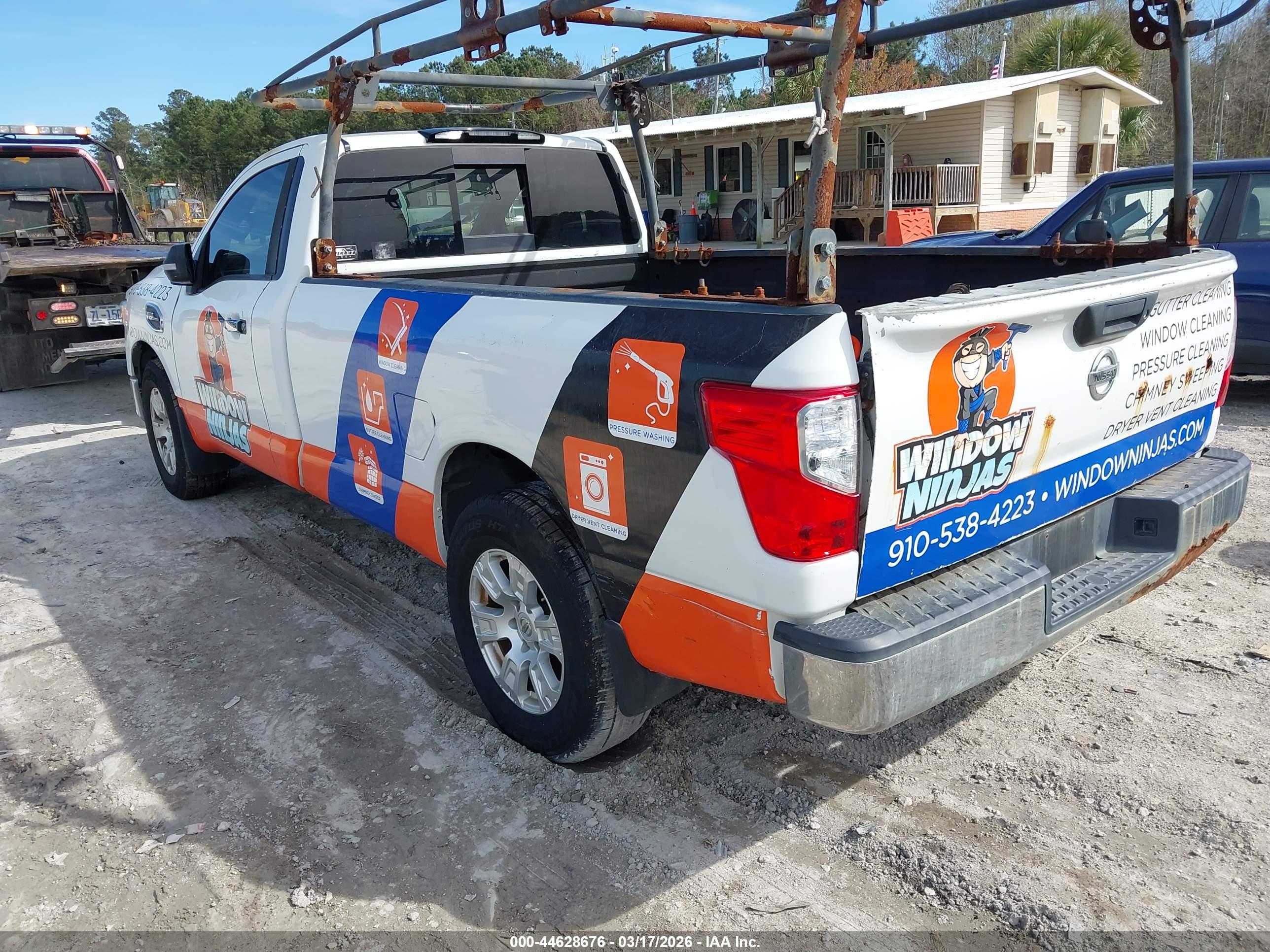NISSAN TITAN image 3