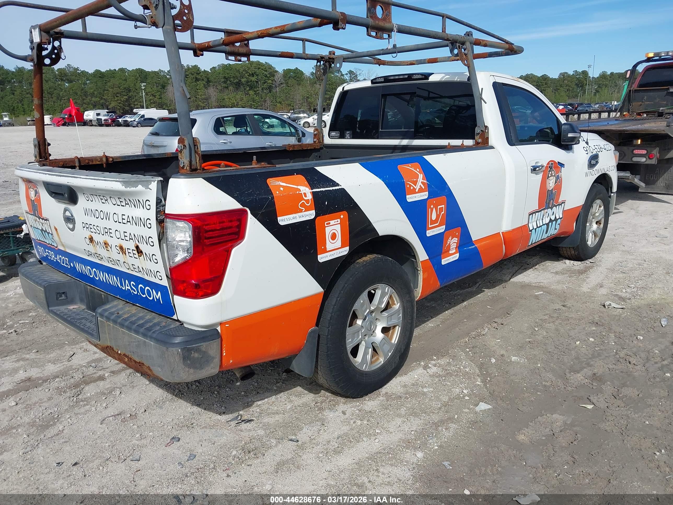 NISSAN TITAN image 4