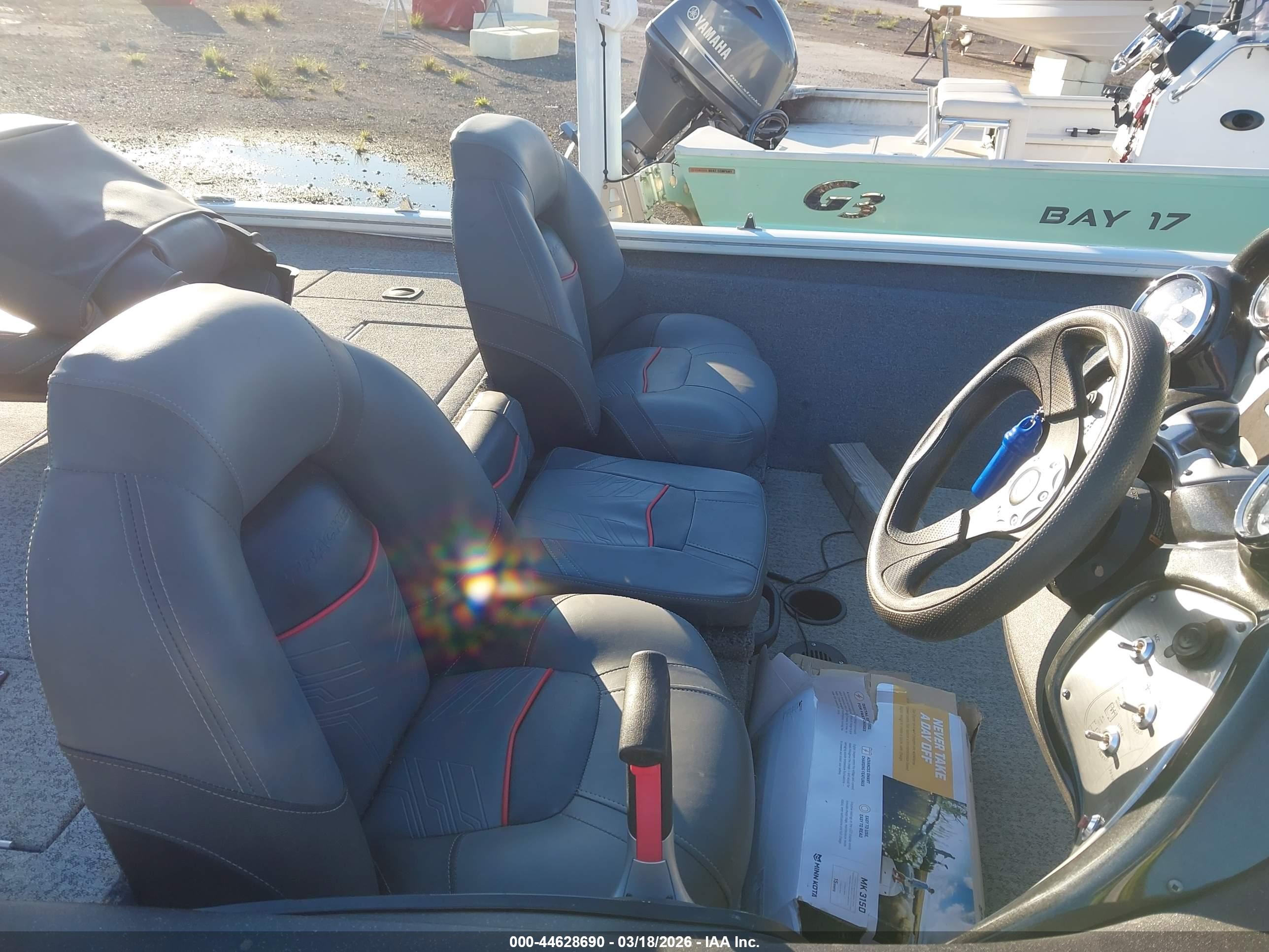 TRACKER MARINE image 5