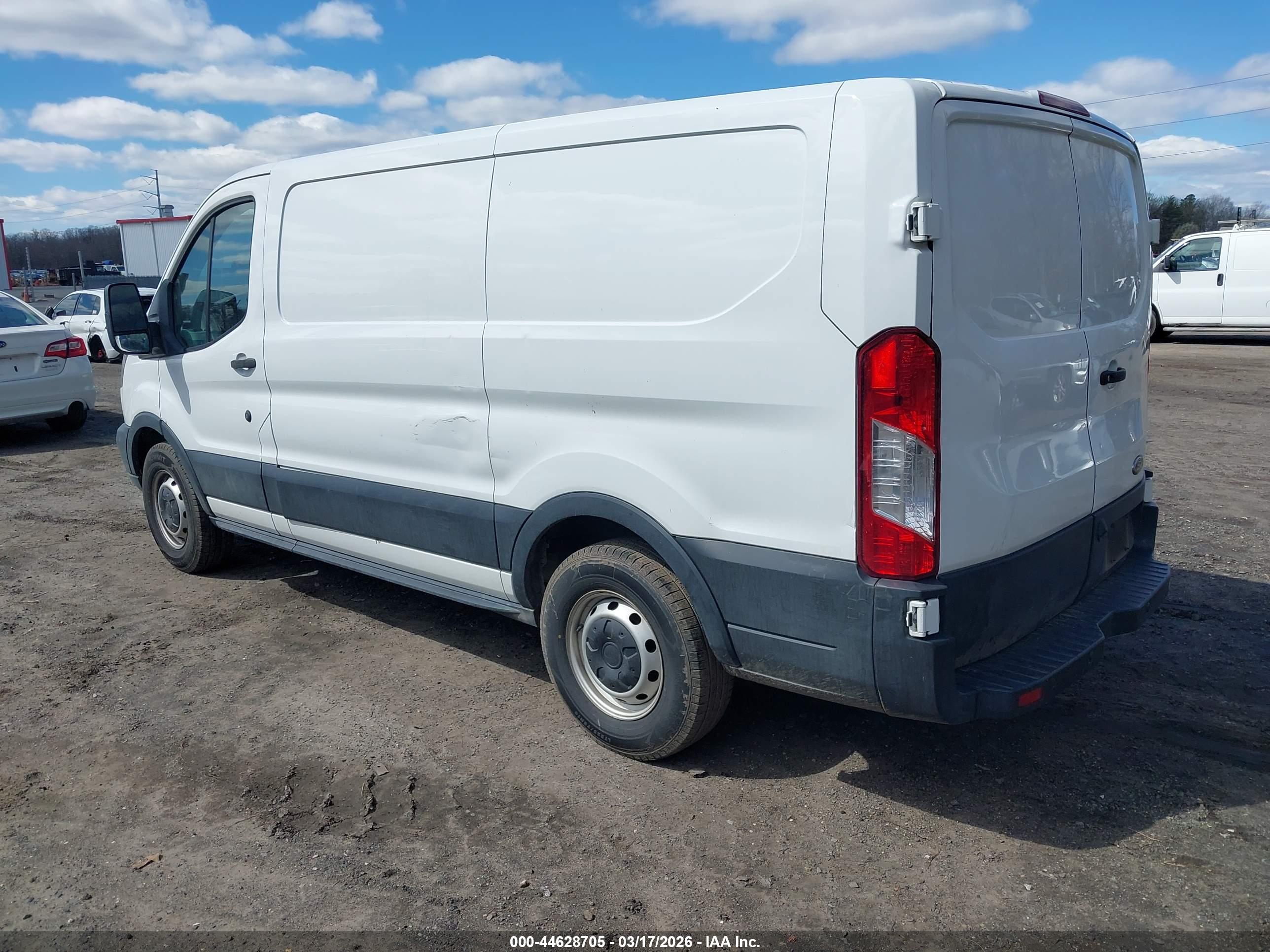 FORD TRANSIT-150 image 3