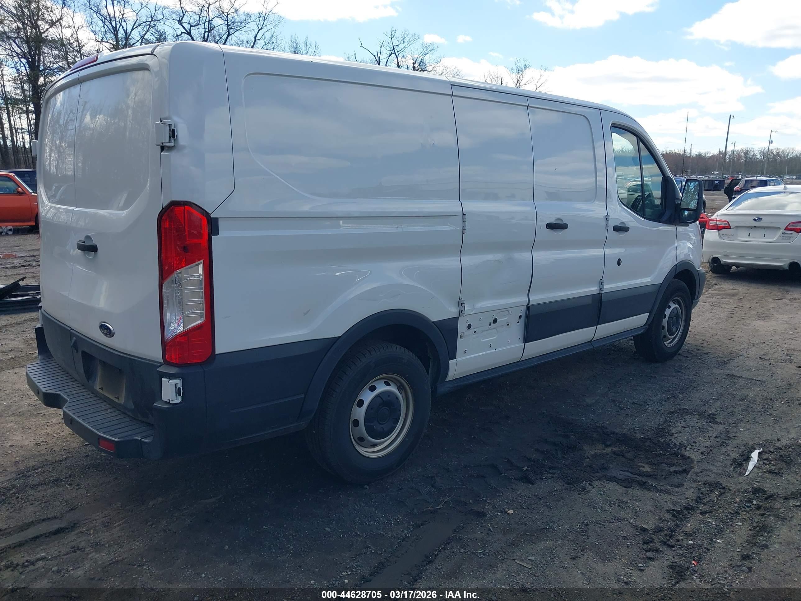 FORD TRANSIT-150 image 4